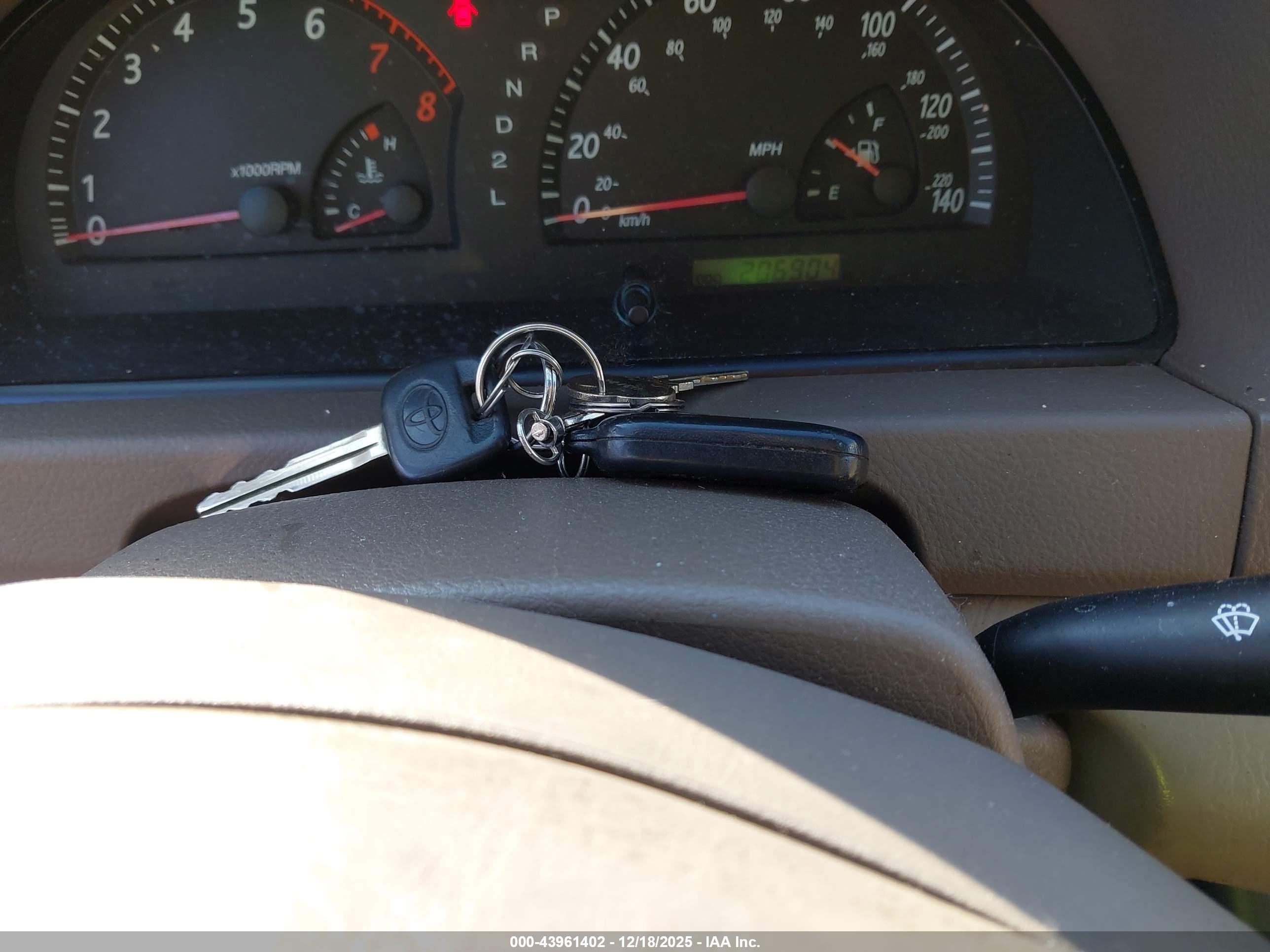 TOYOTA CAMRY image 11