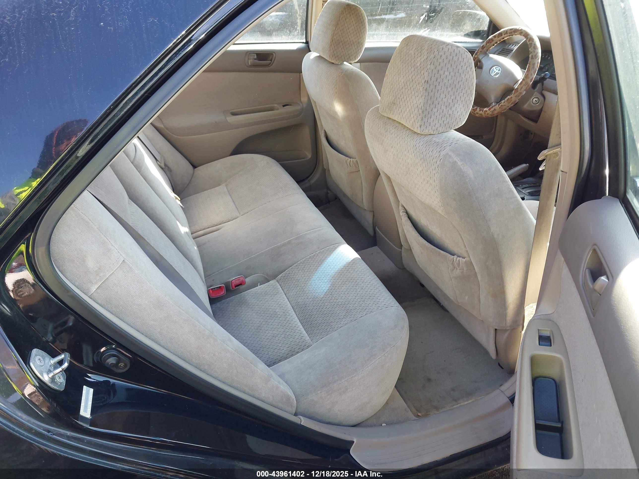 TOYOTA CAMRY image 8