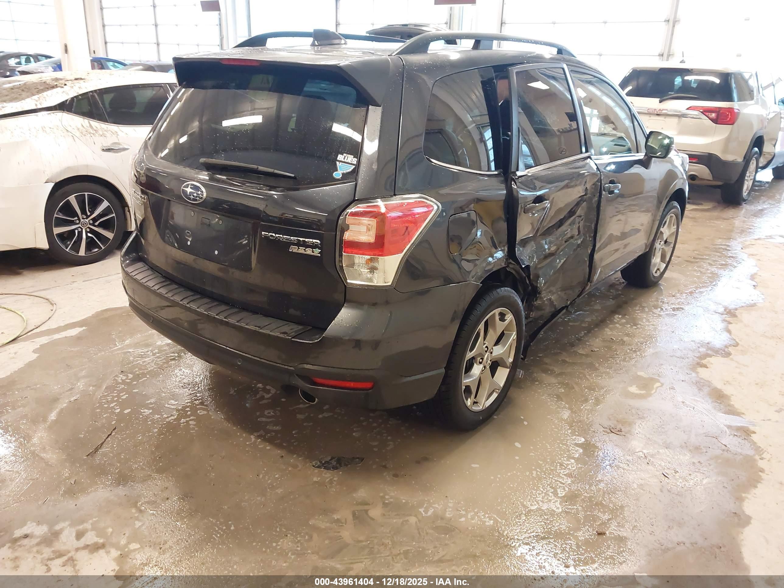 SUBARU FORESTER image 4