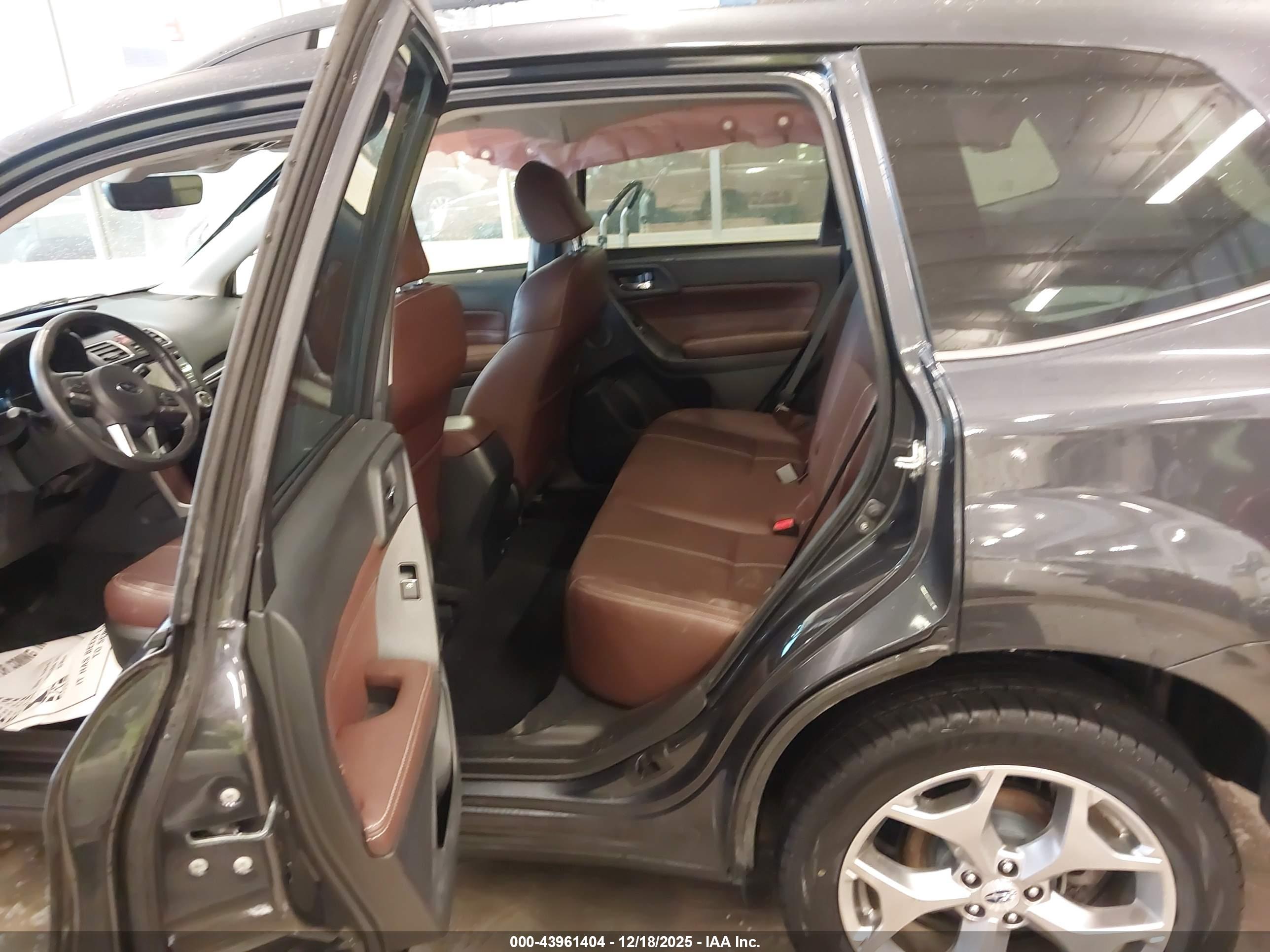 SUBARU FORESTER image 8