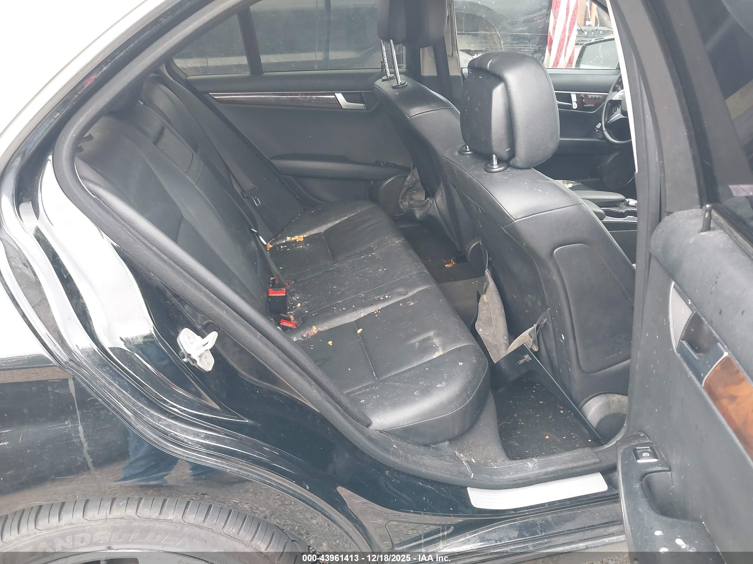 MERCEDES-BENZ C image 8