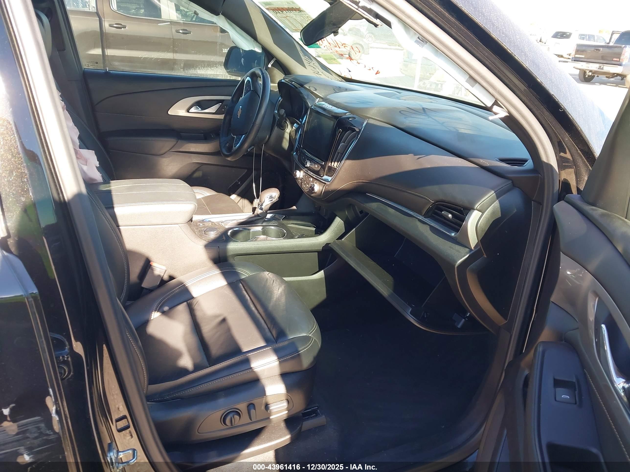 CHEVROLET TRAVERSE image 5