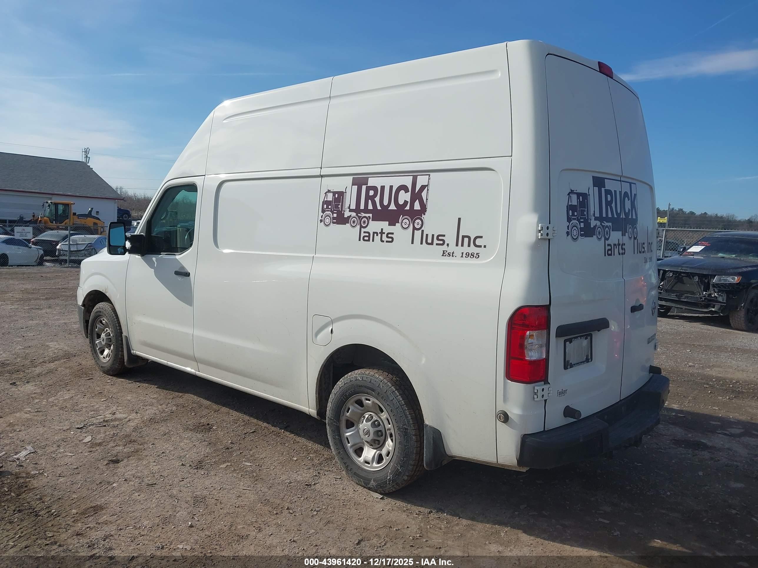 NISSAN NV image 3