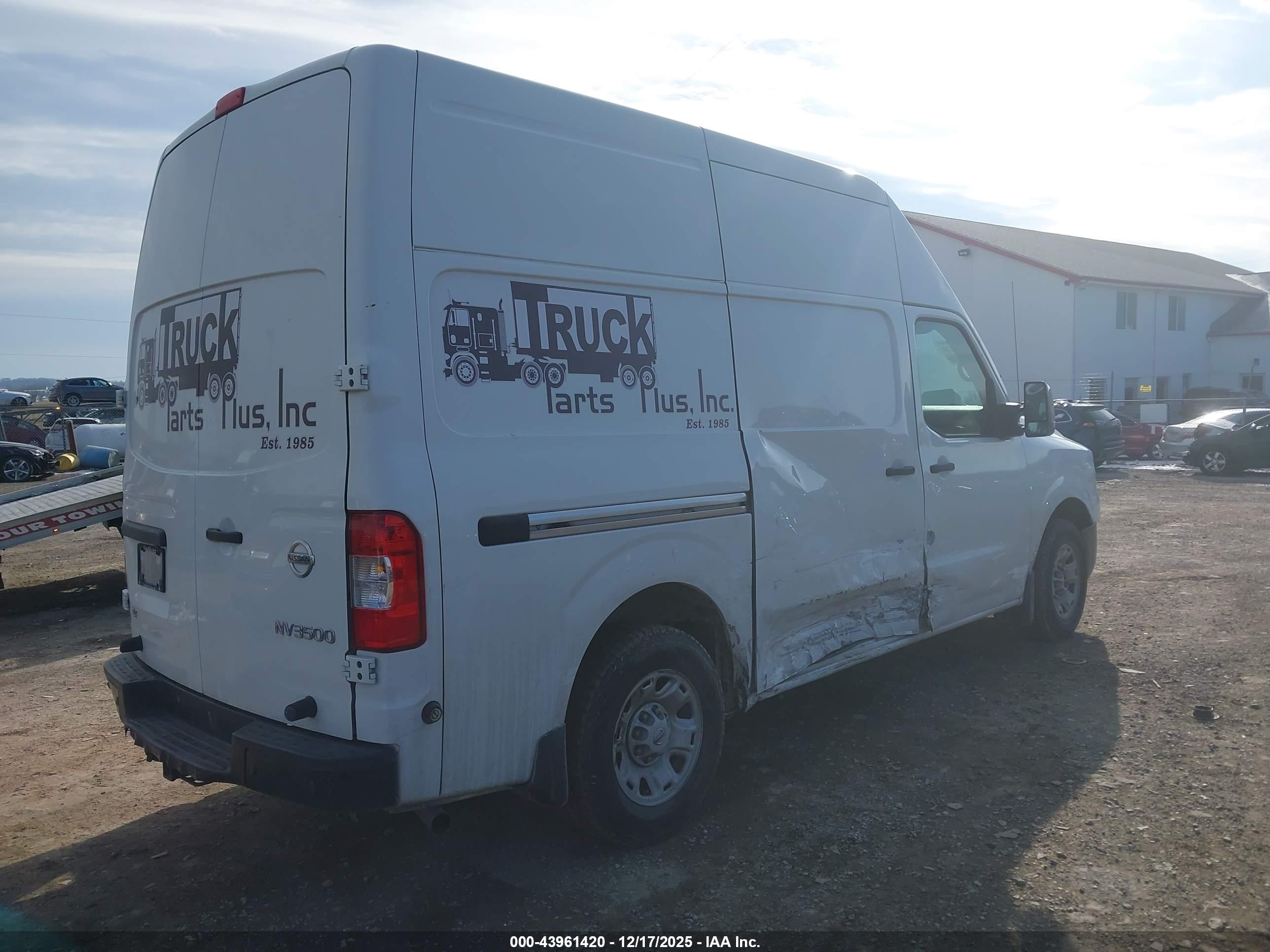 NISSAN NV image 4