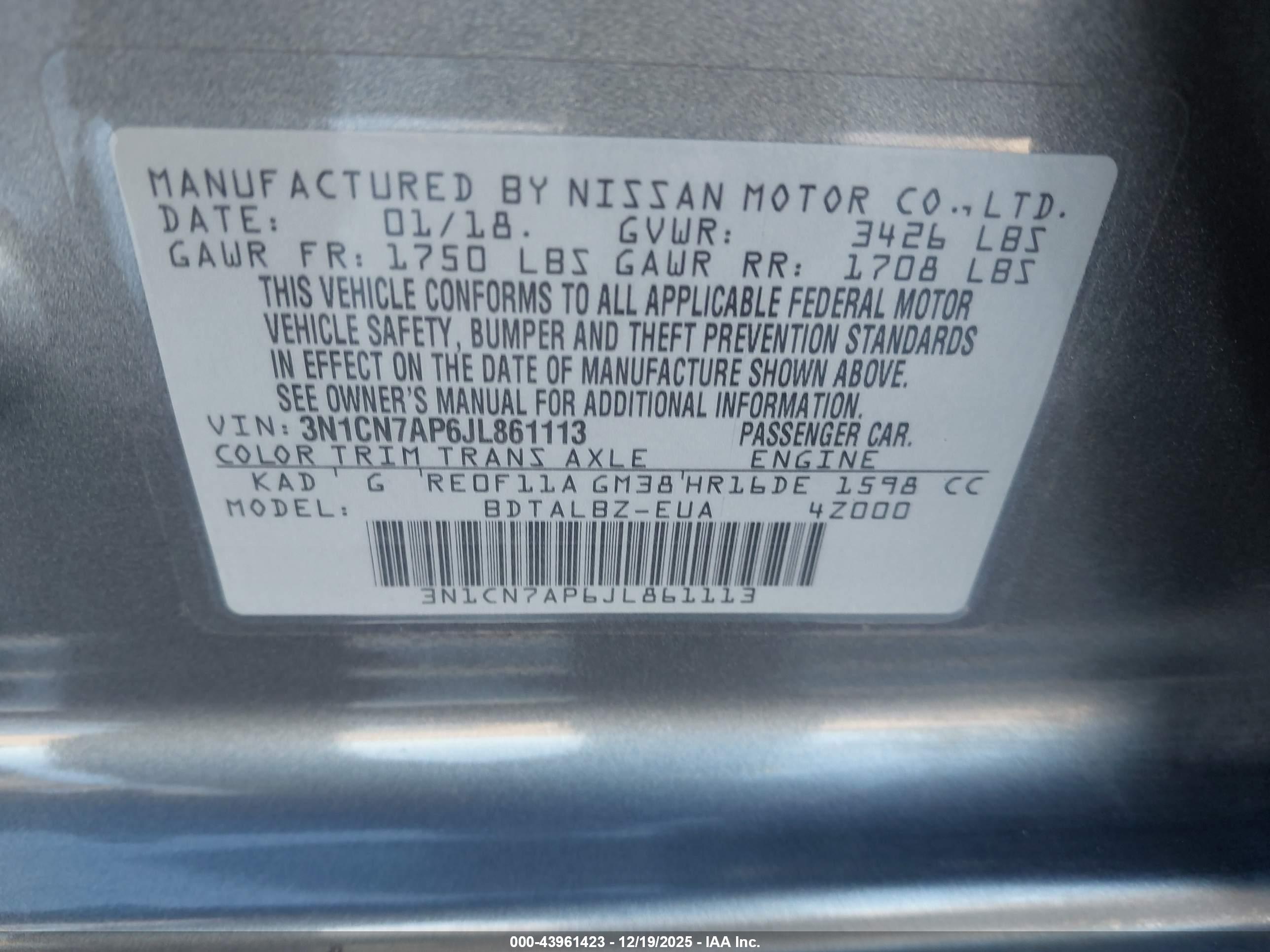 NISSAN VERSA image 9