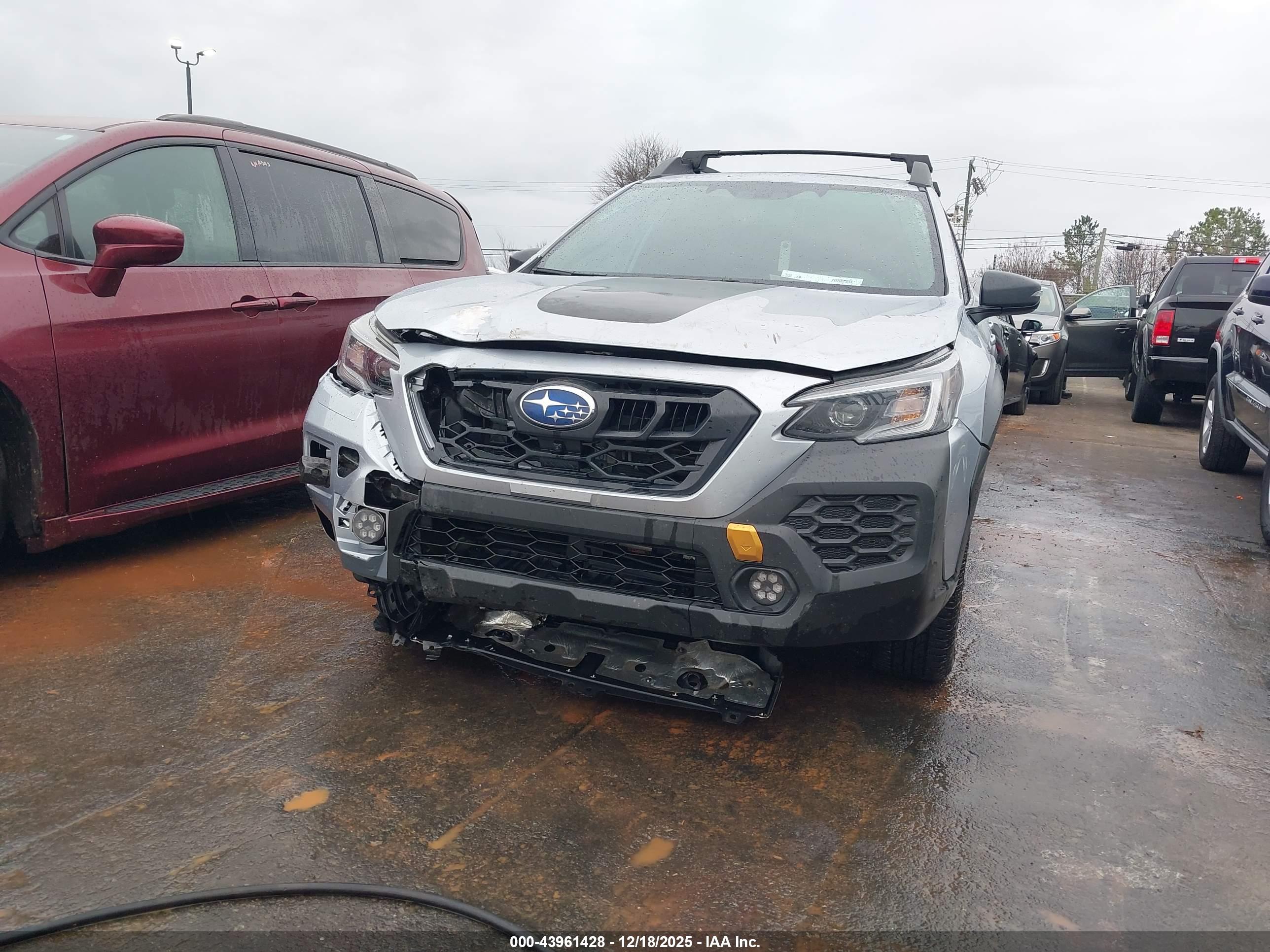 SUBARU OUTBACK image 6