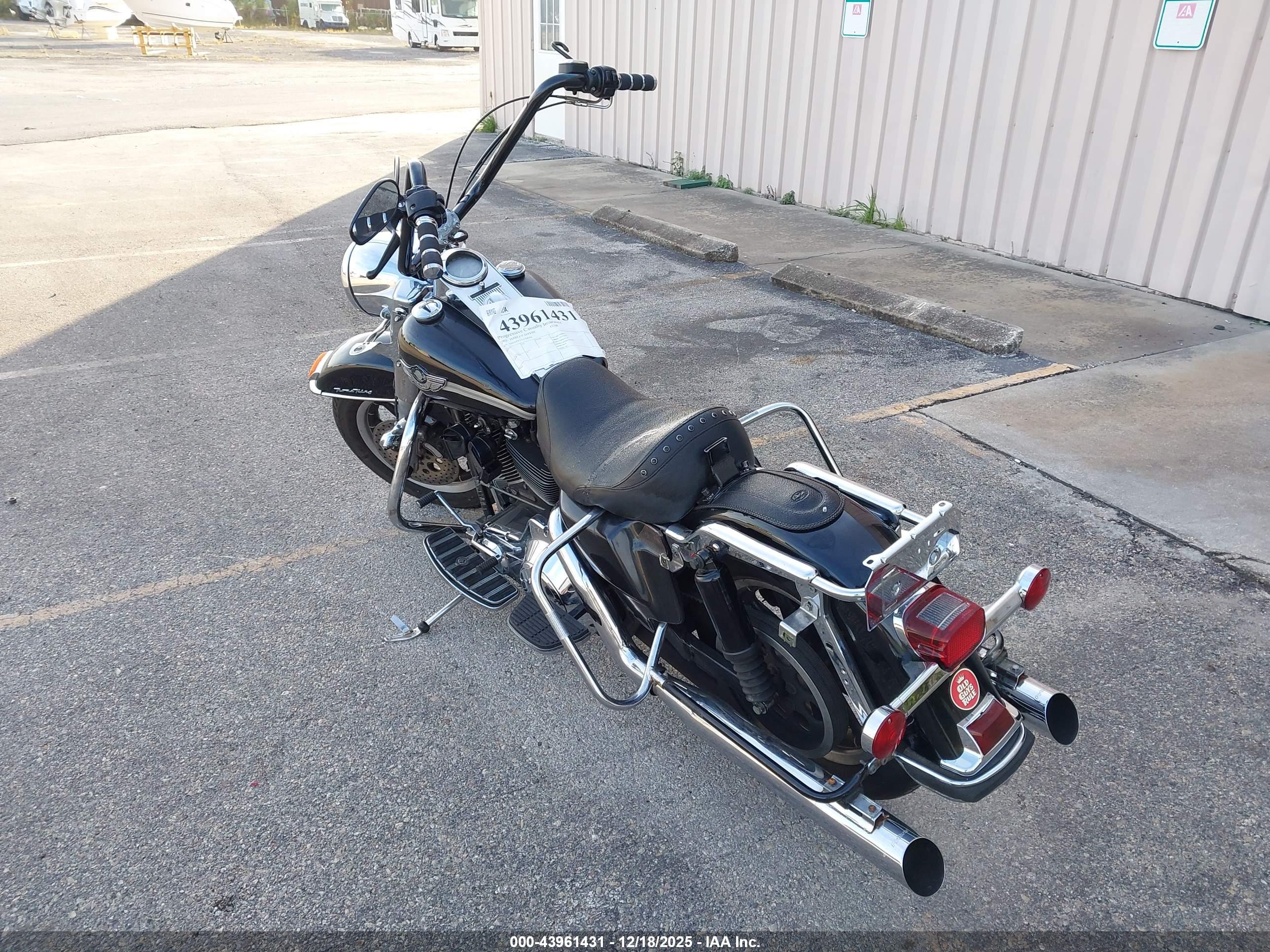 HARLEY-DAVIDSON FLHR image 3