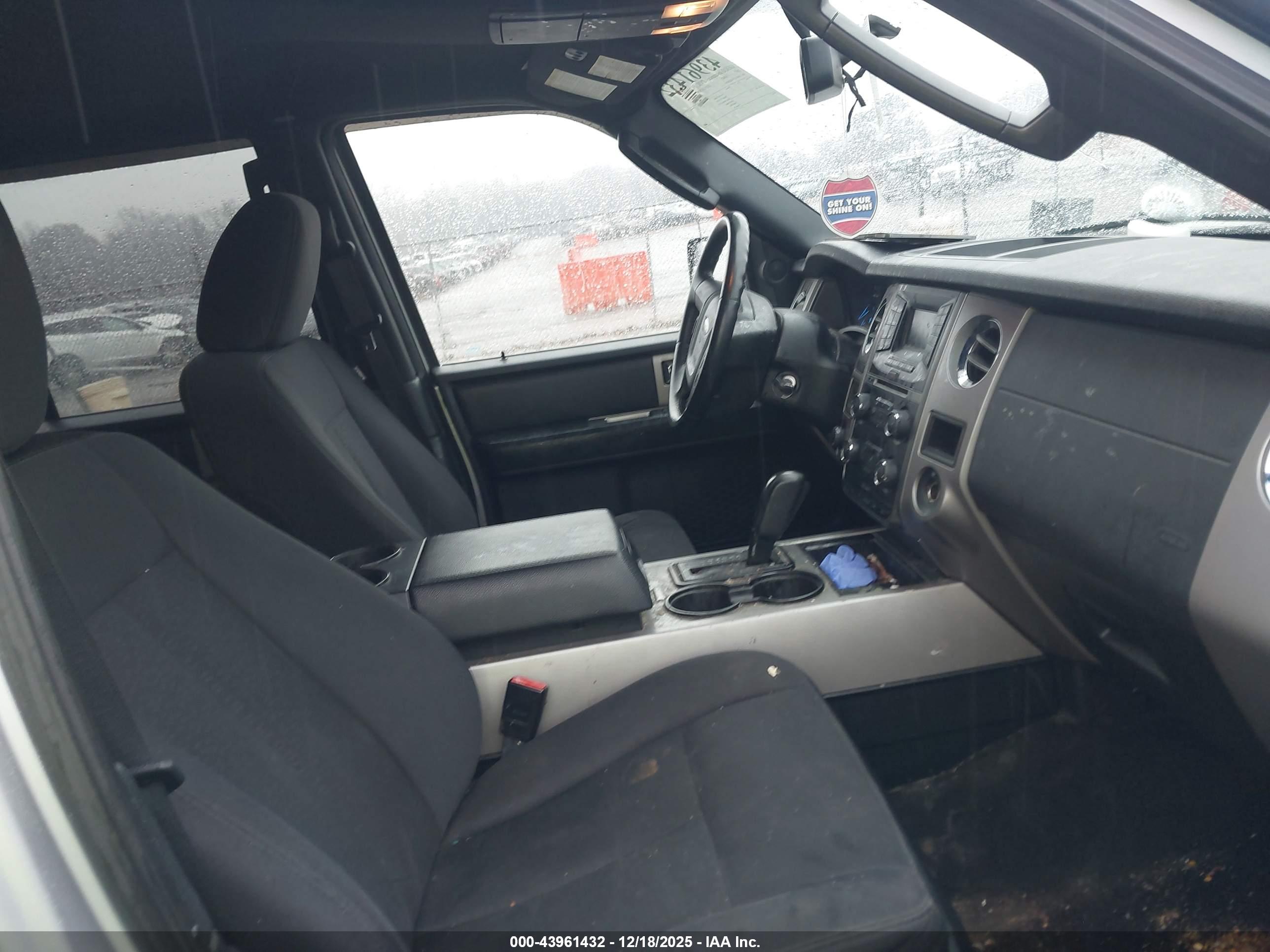 FORD EXPEDITION image 5