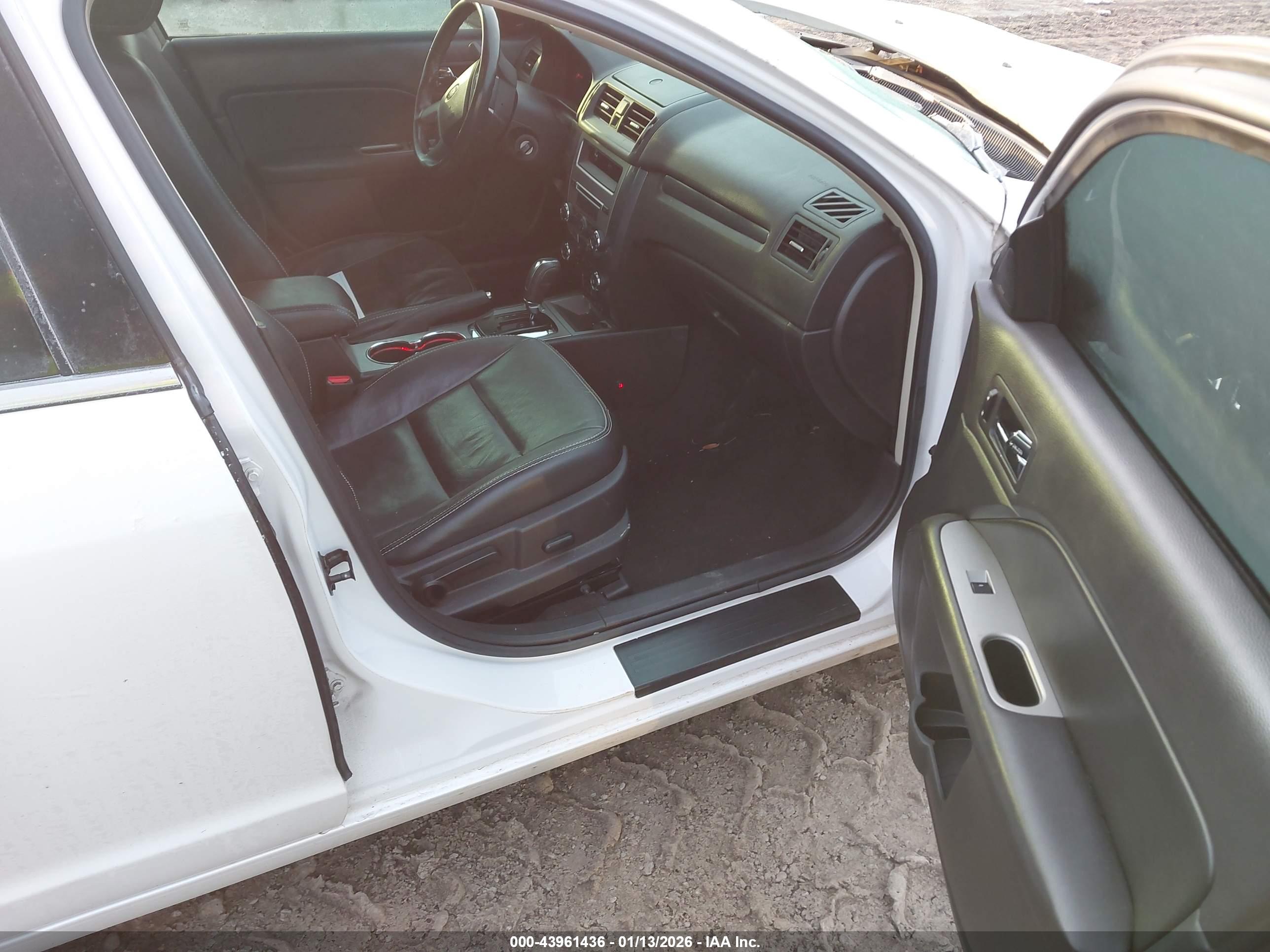 FORD FUSION image 5