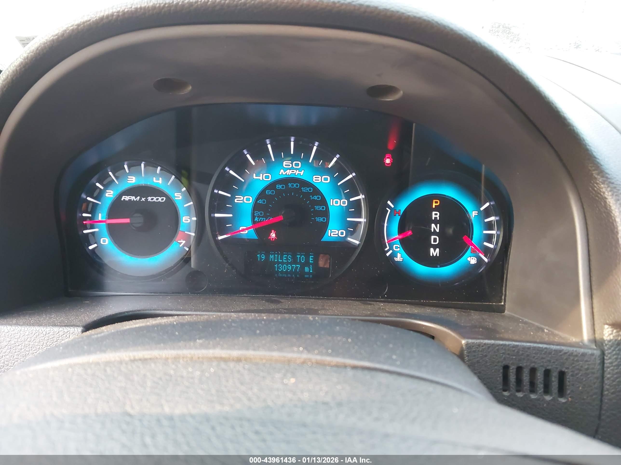 FORD FUSION image 7