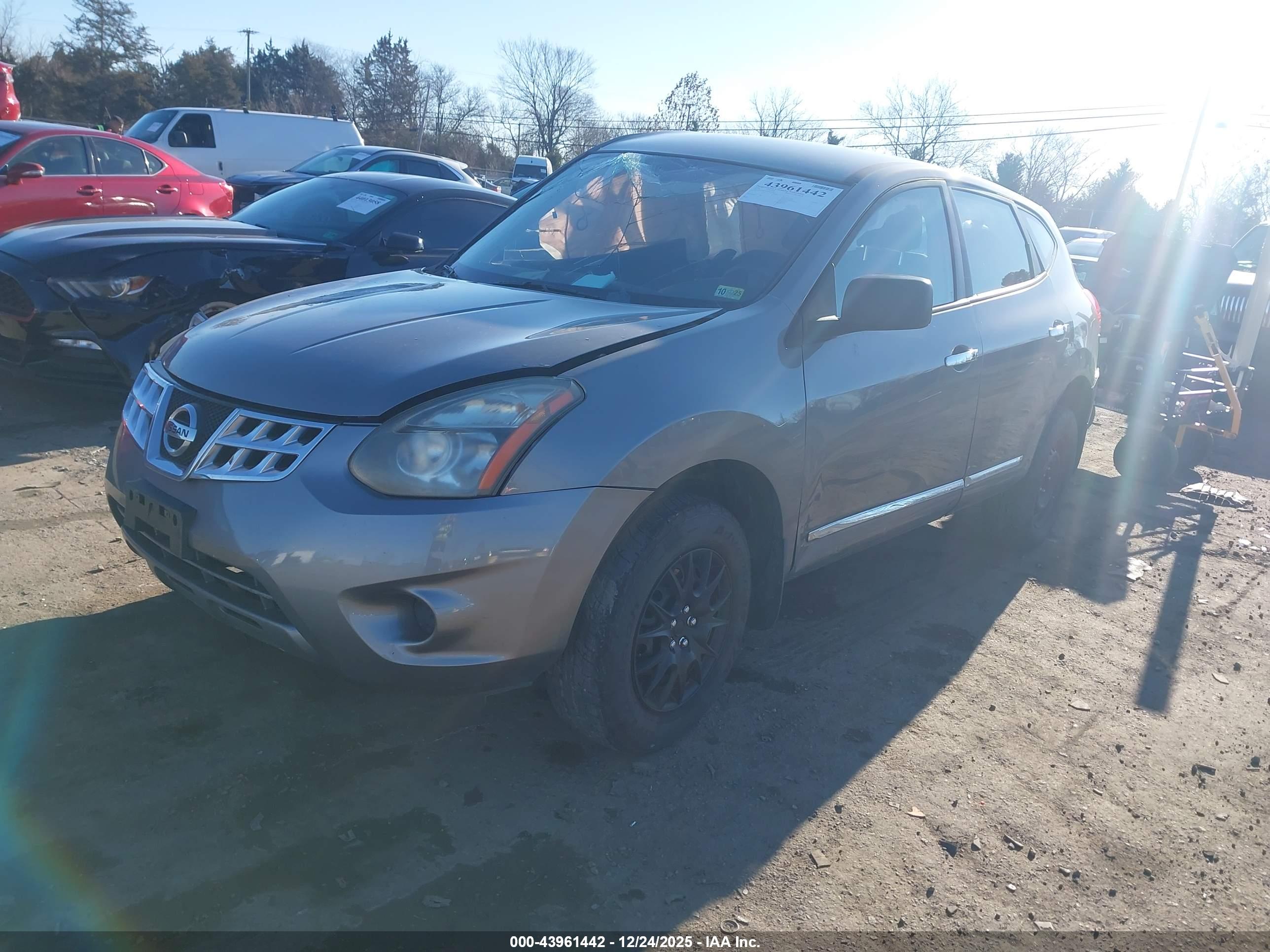 NISSAN ROGUE image 2