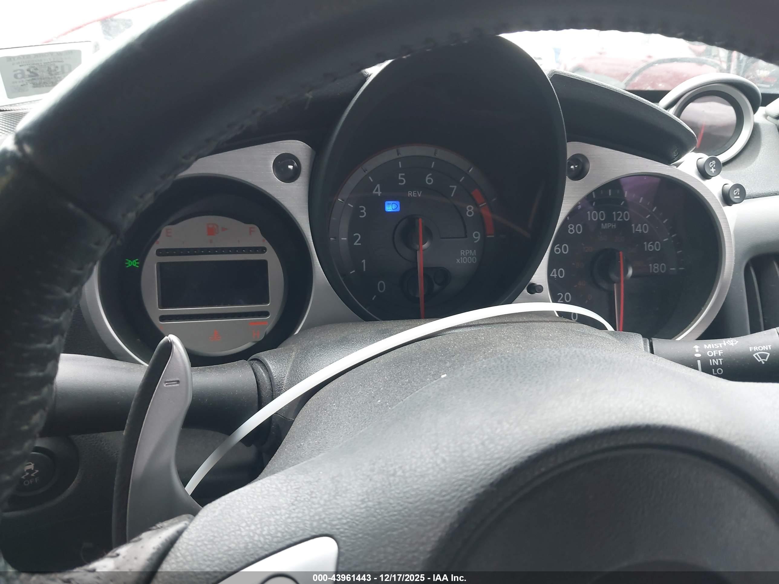 NISSAN 370Z image 7