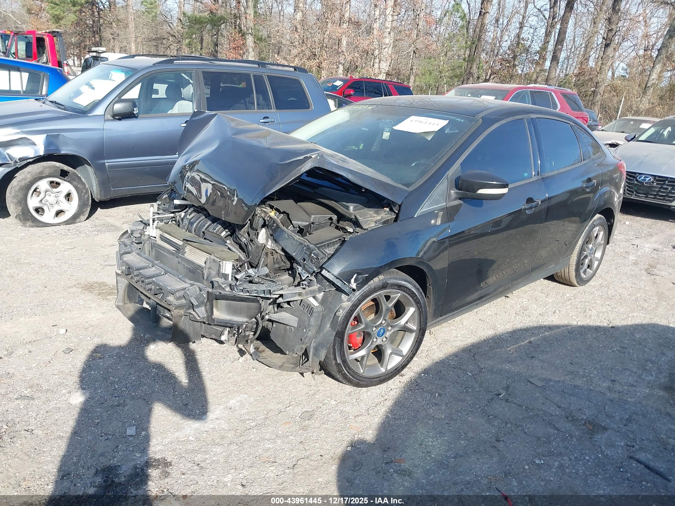 FORD FOCUS image 2
