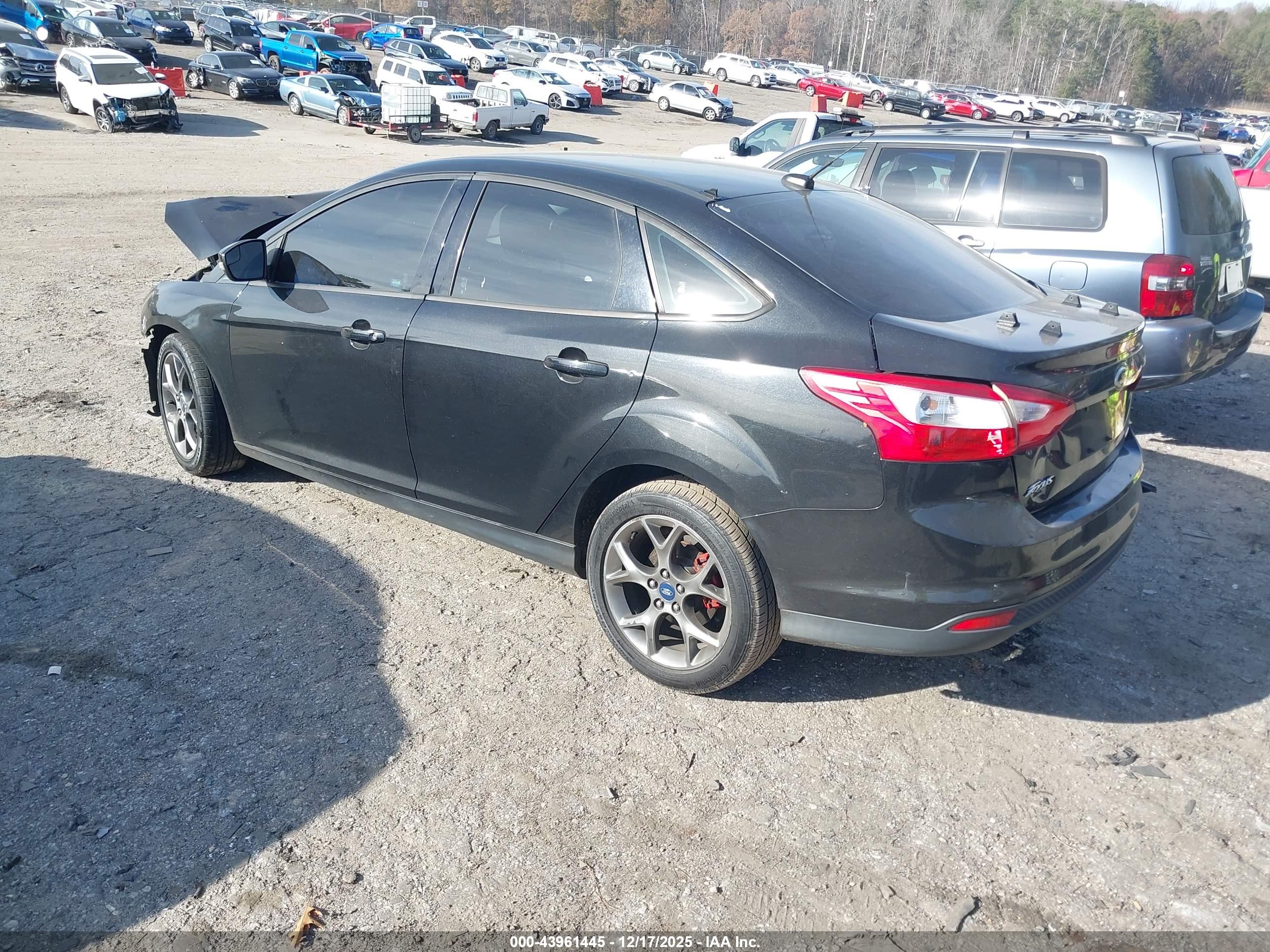 FORD FOCUS image 3