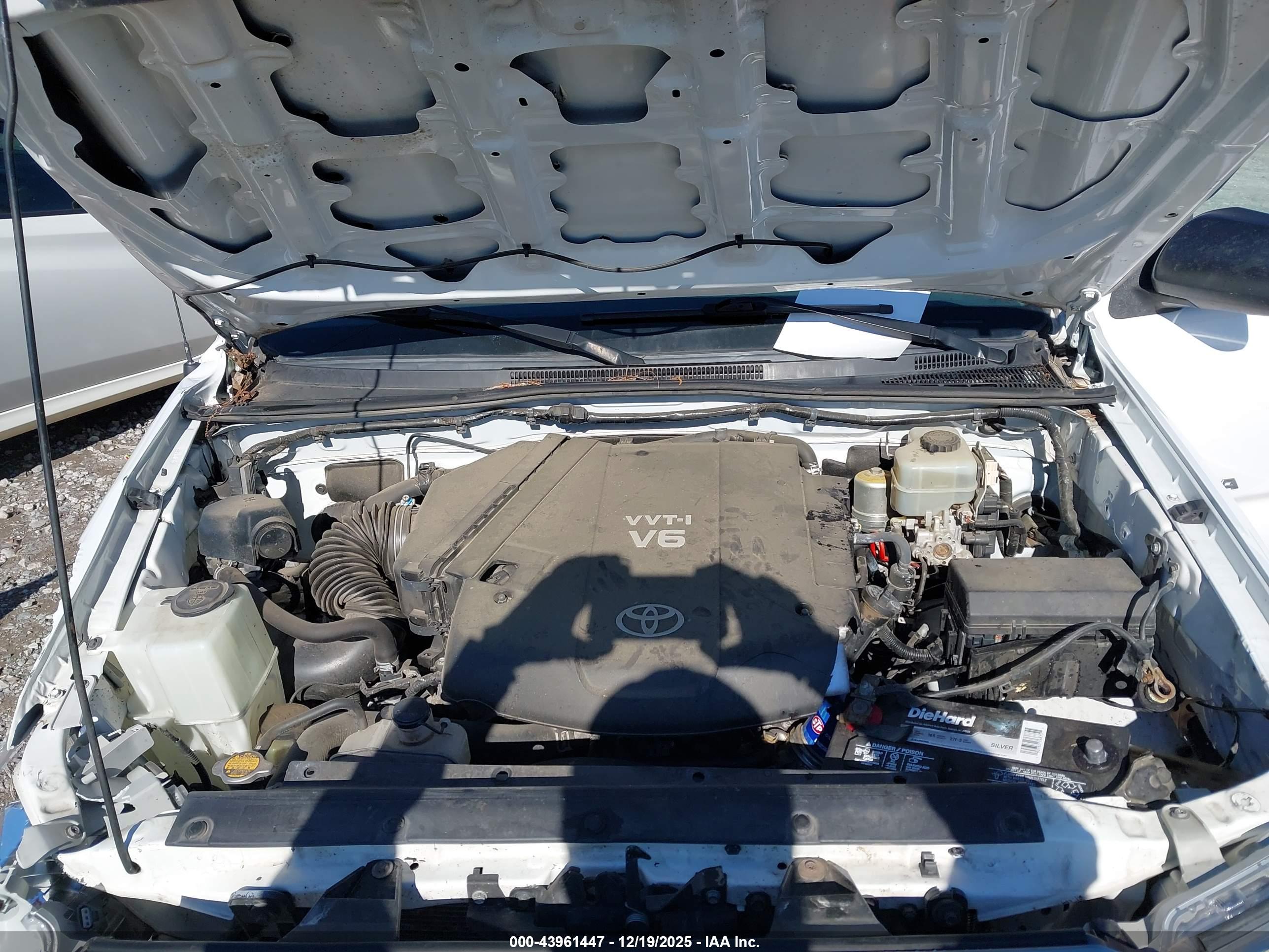 TOYOTA TACOMA image 10
