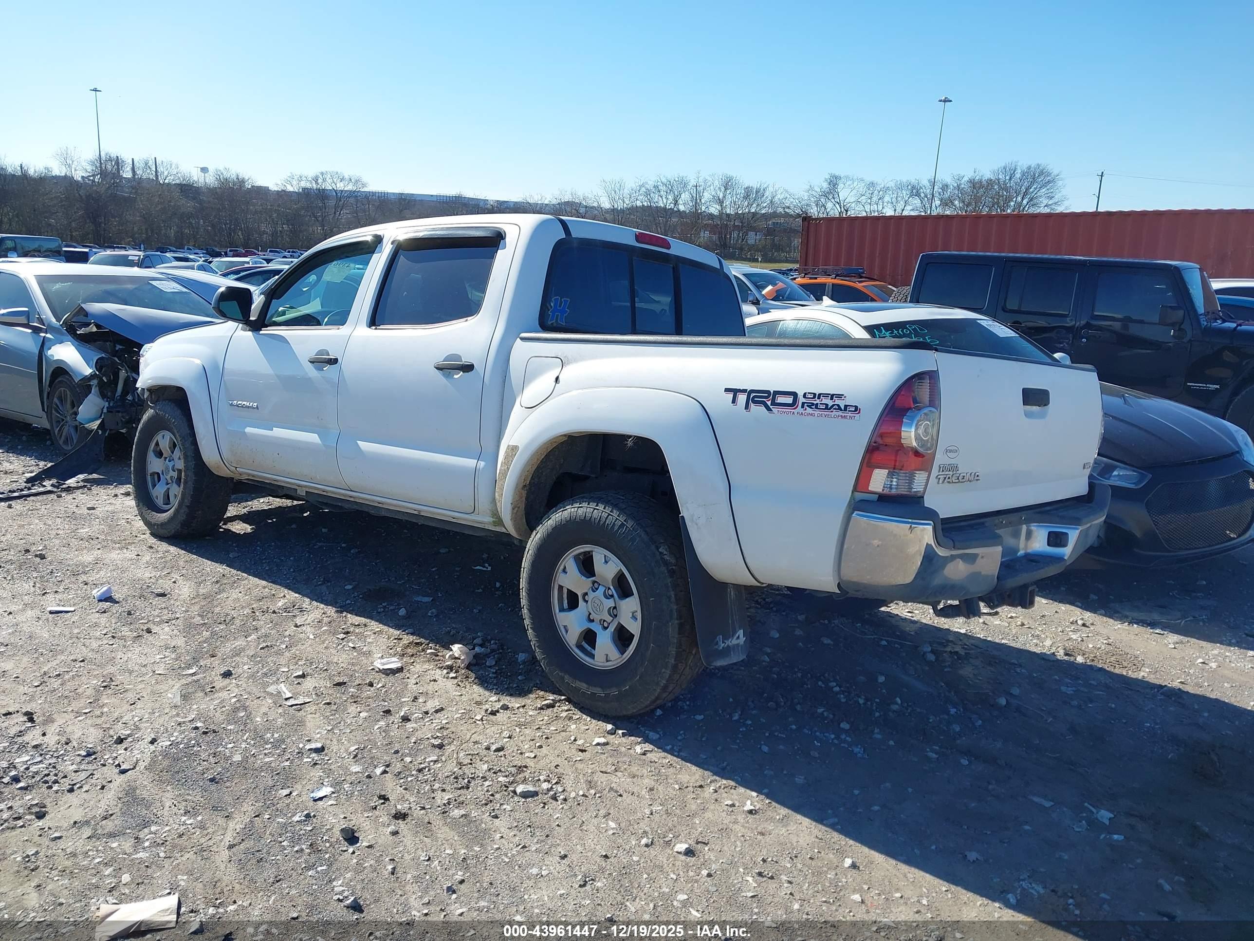 TOYOTA TACOMA image 3