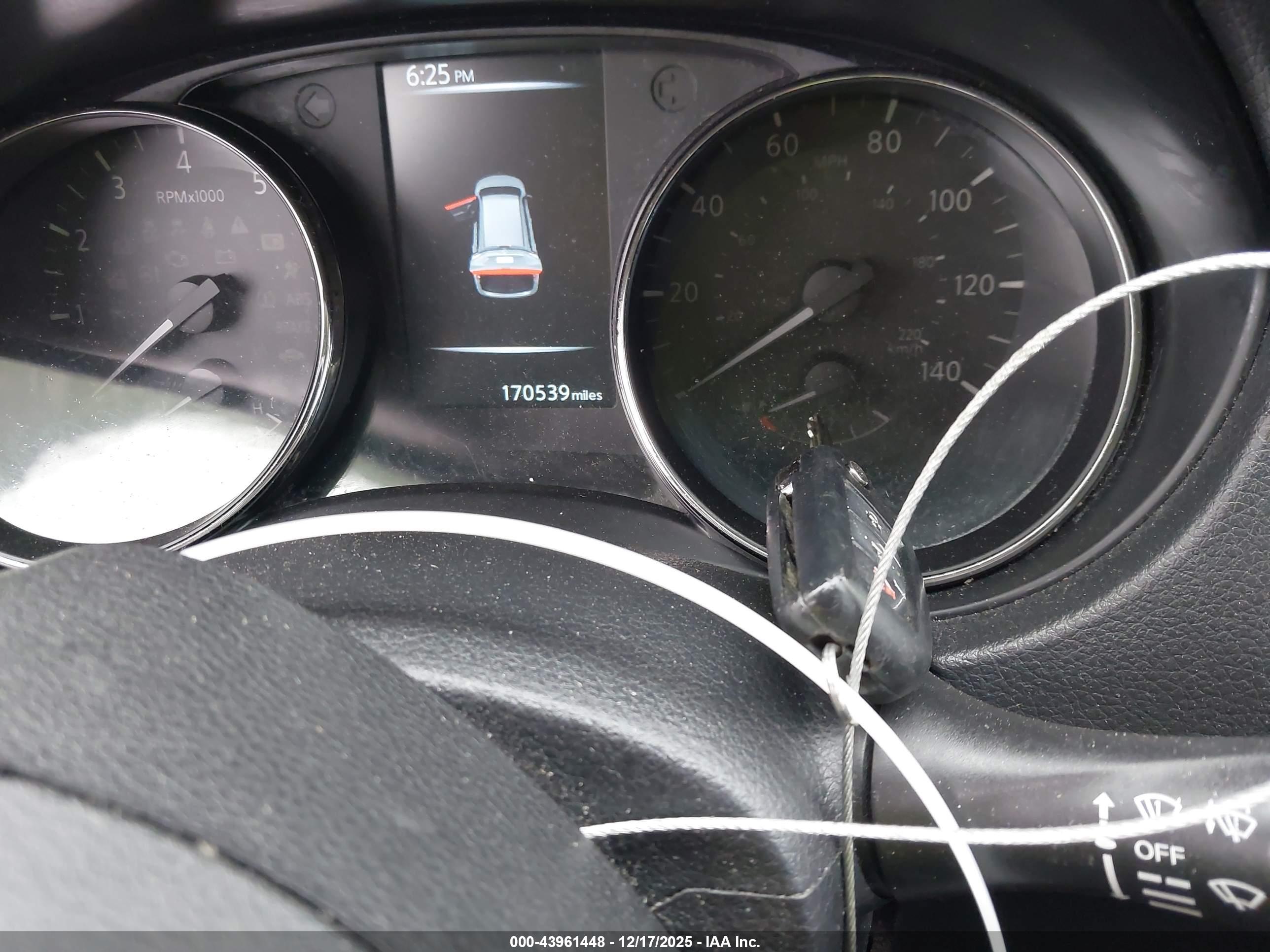 NISSAN ROGUE image 11