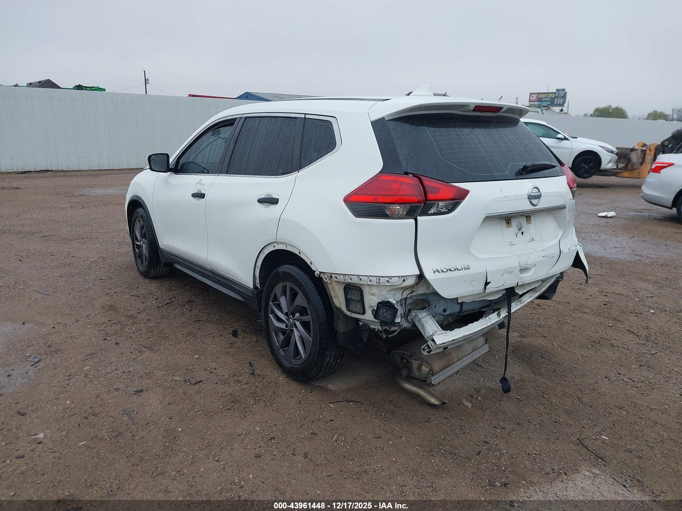 NISSAN ROGUE image 3
