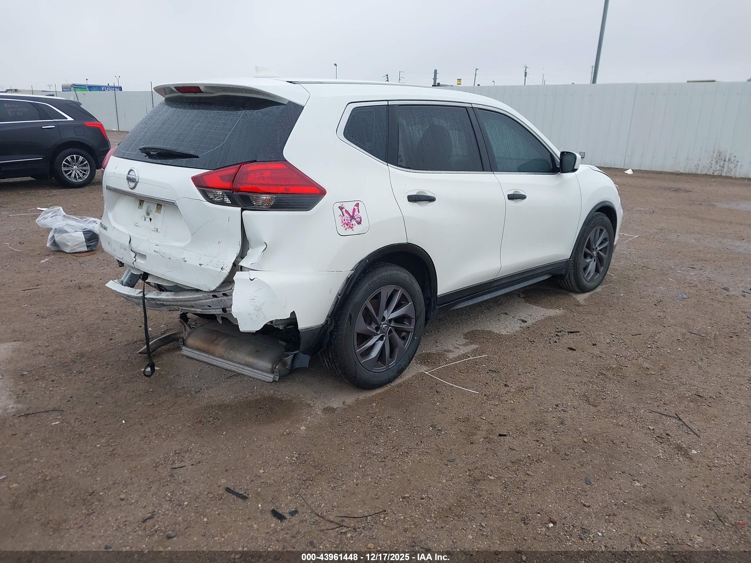 NISSAN ROGUE image 4