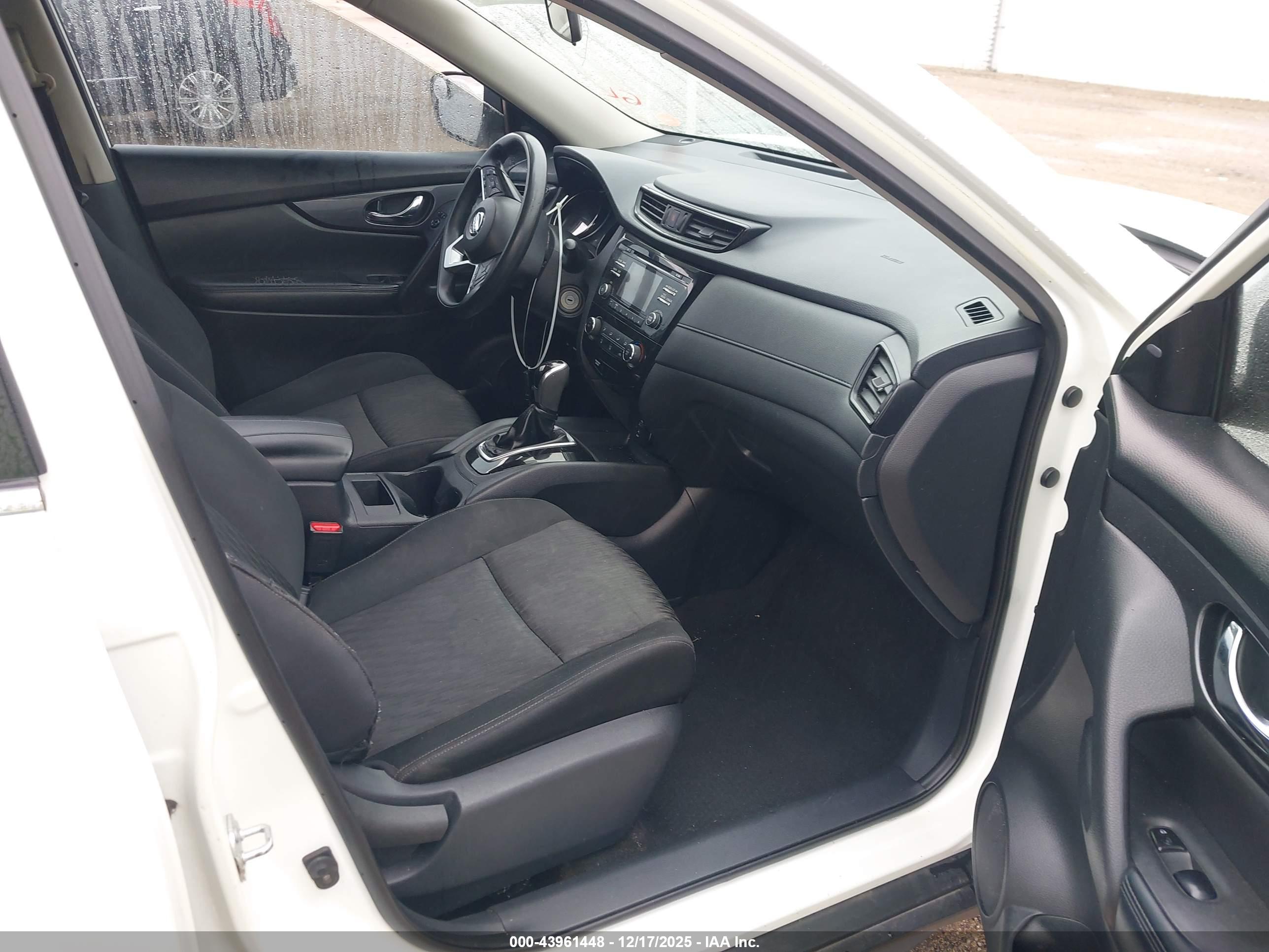 NISSAN ROGUE image 5