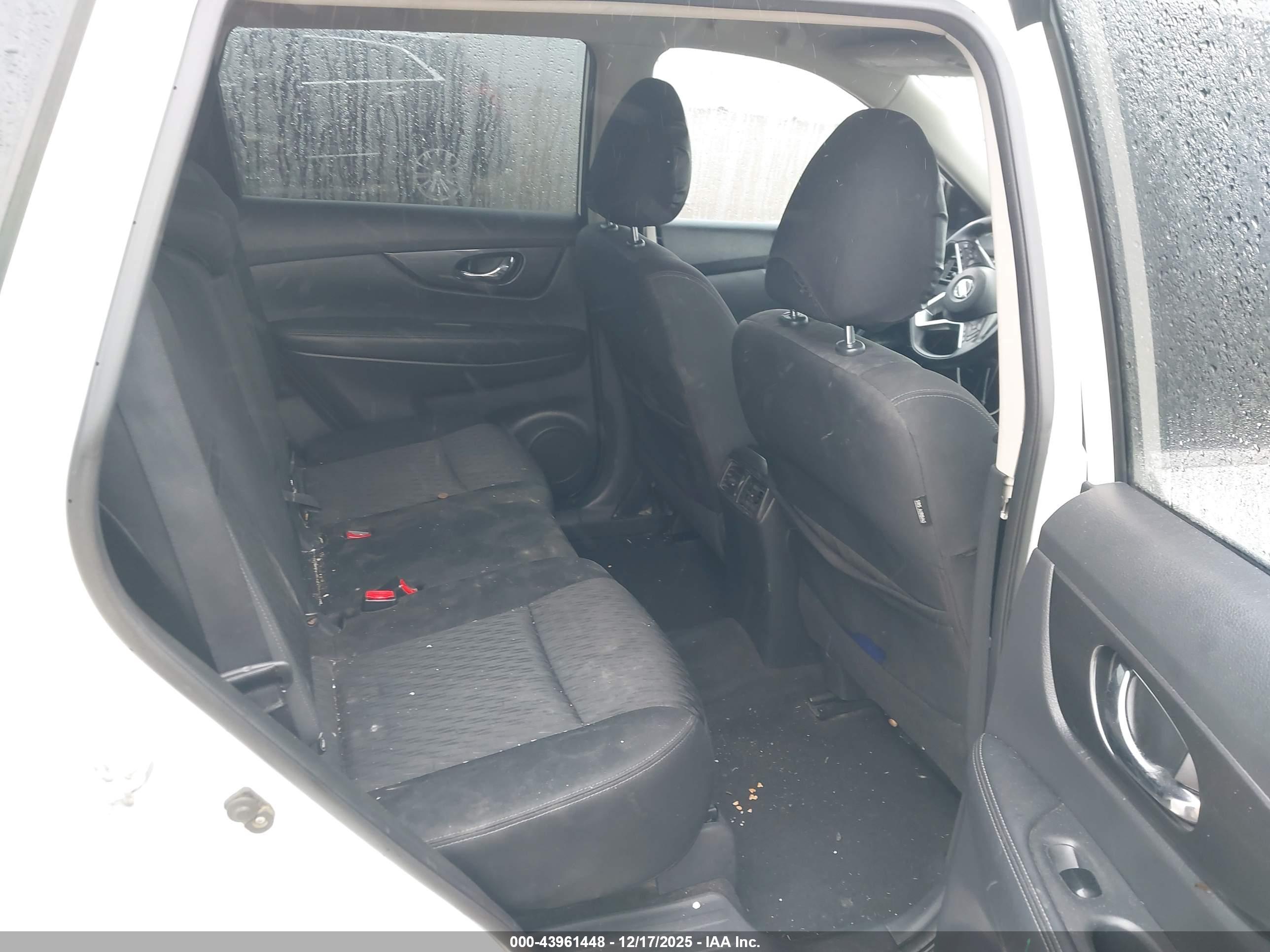 NISSAN ROGUE image 8