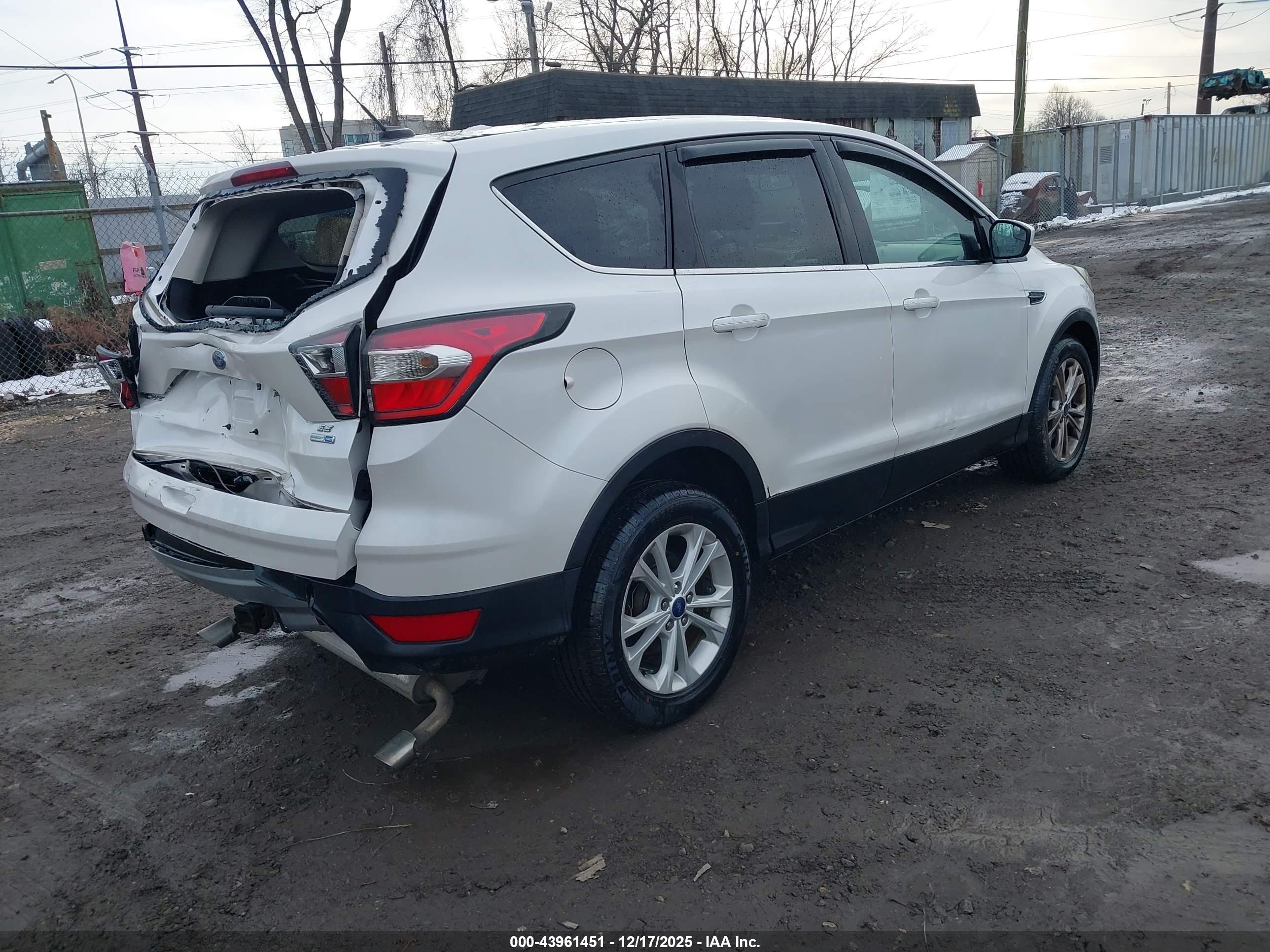 FORD ESCAPE image 4