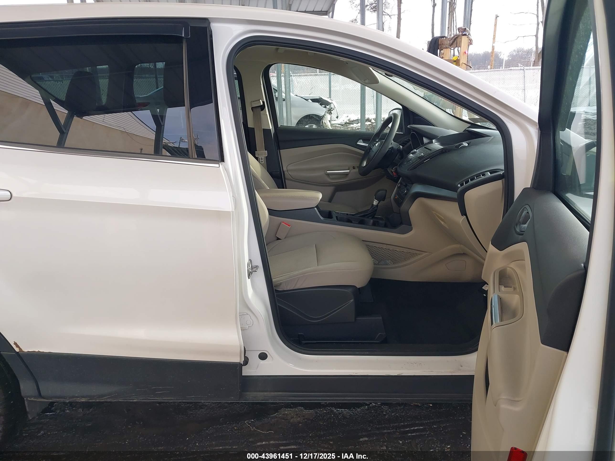 FORD ESCAPE image 5