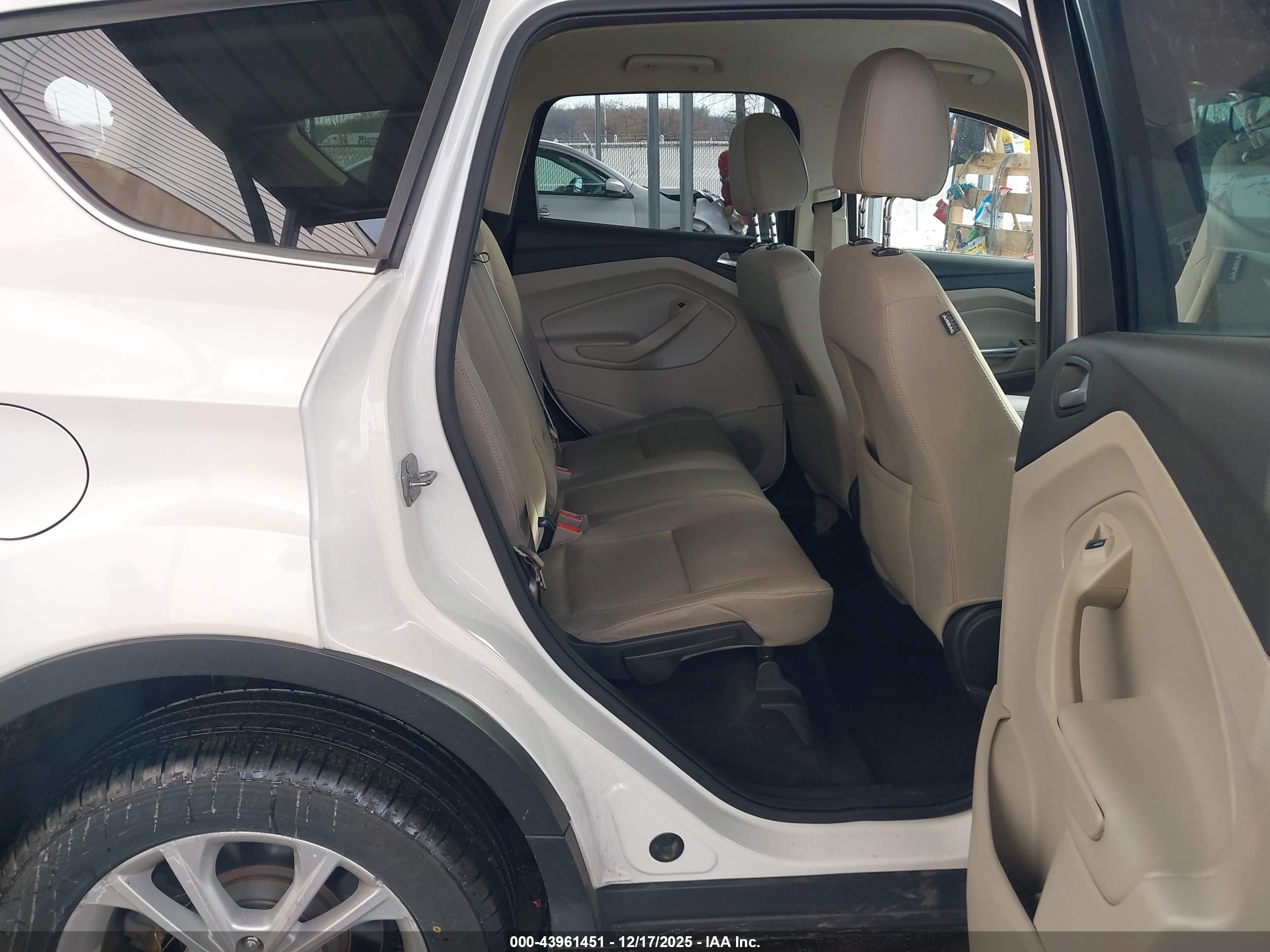 FORD ESCAPE image 8