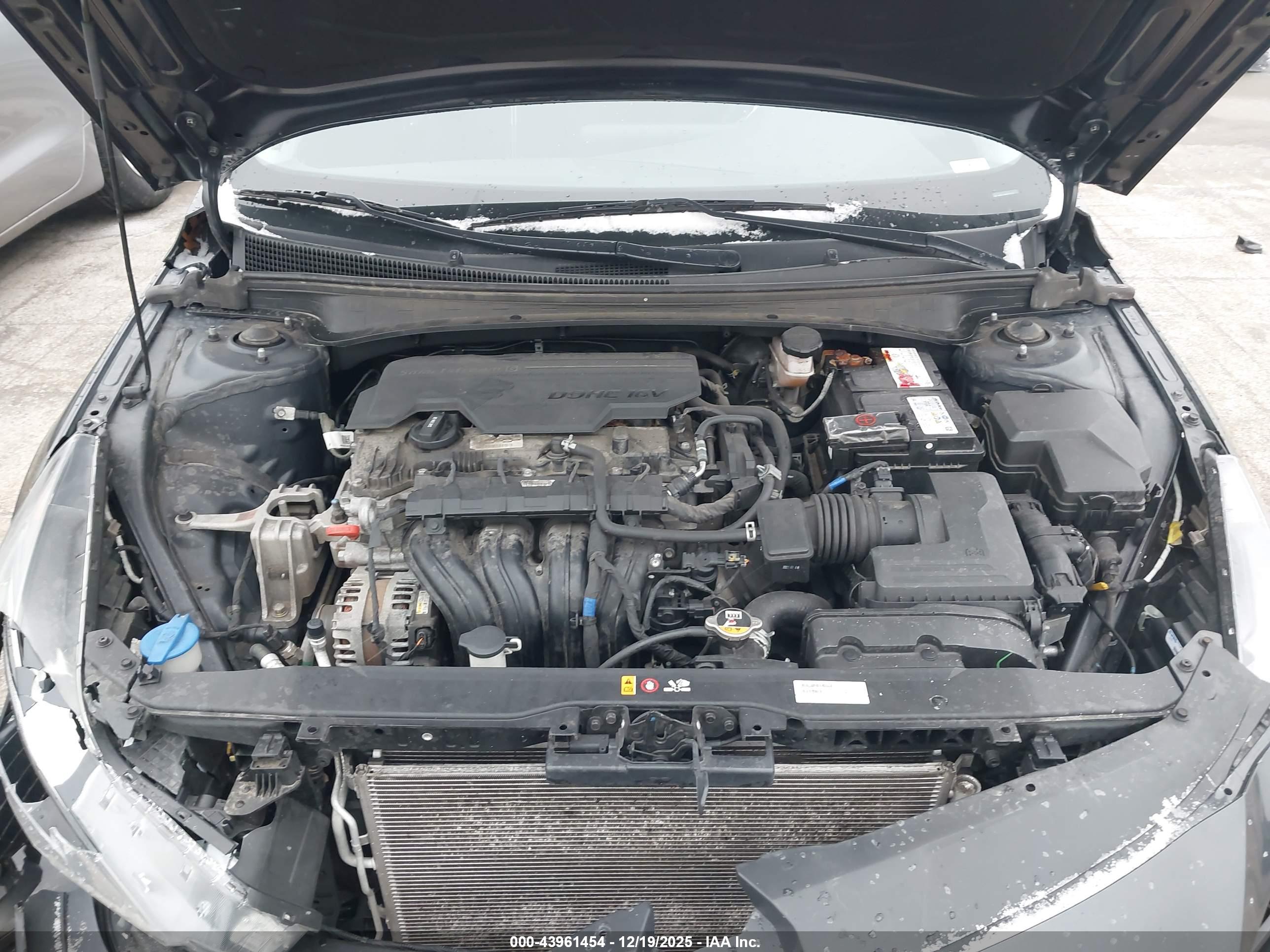 HYUNDAI ELANTRA image 10