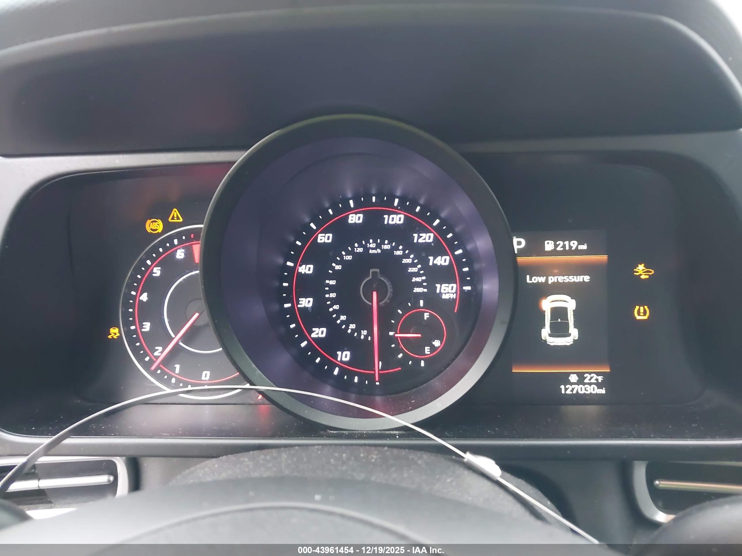 HYUNDAI ELANTRA image 7