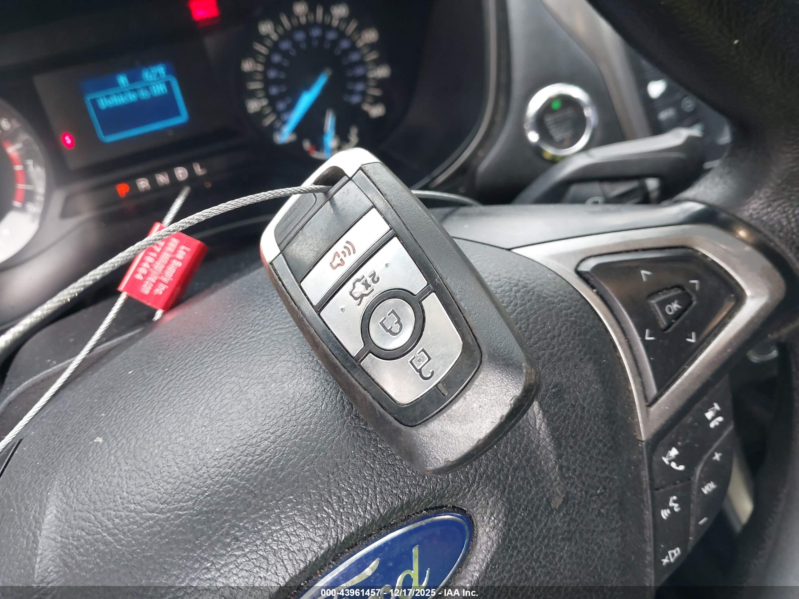 FORD FUSION image 11