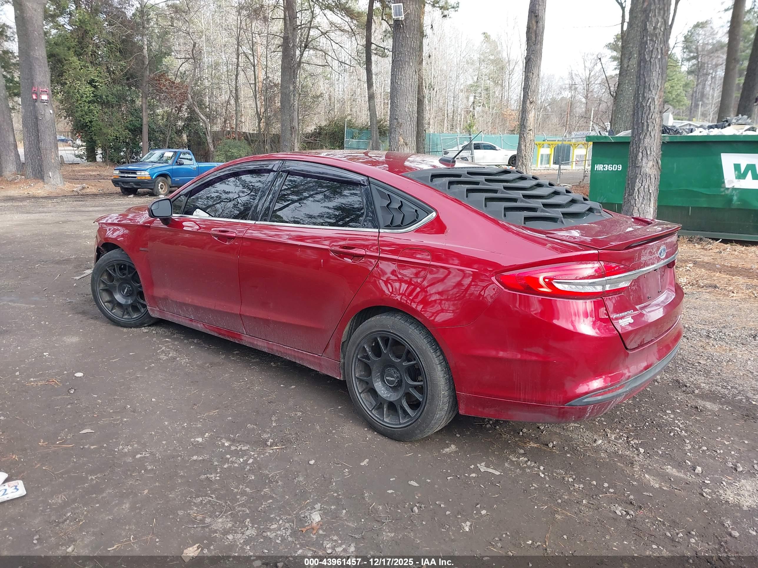 FORD FUSION image 3