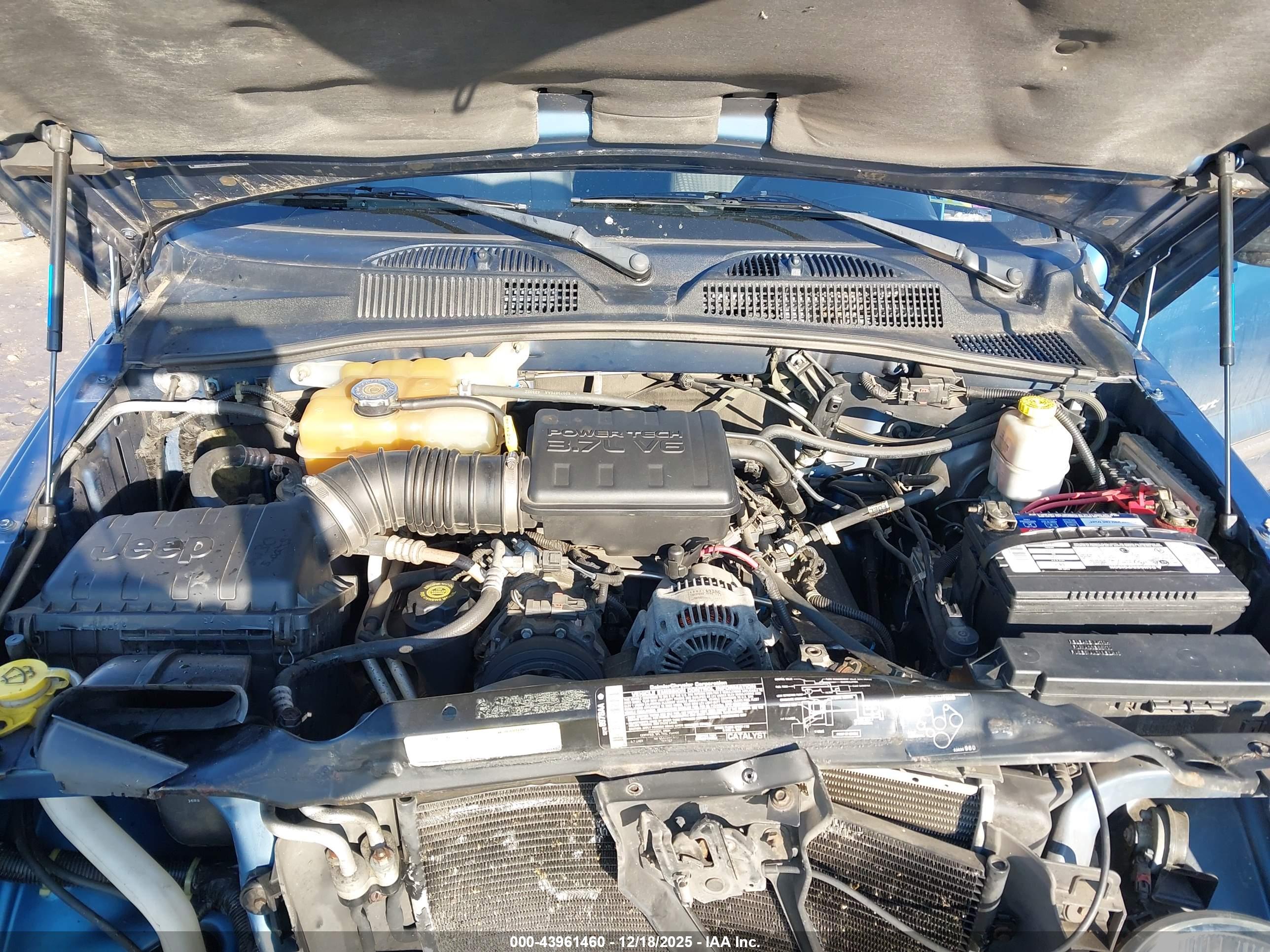 JEEP LIBERTY image 10