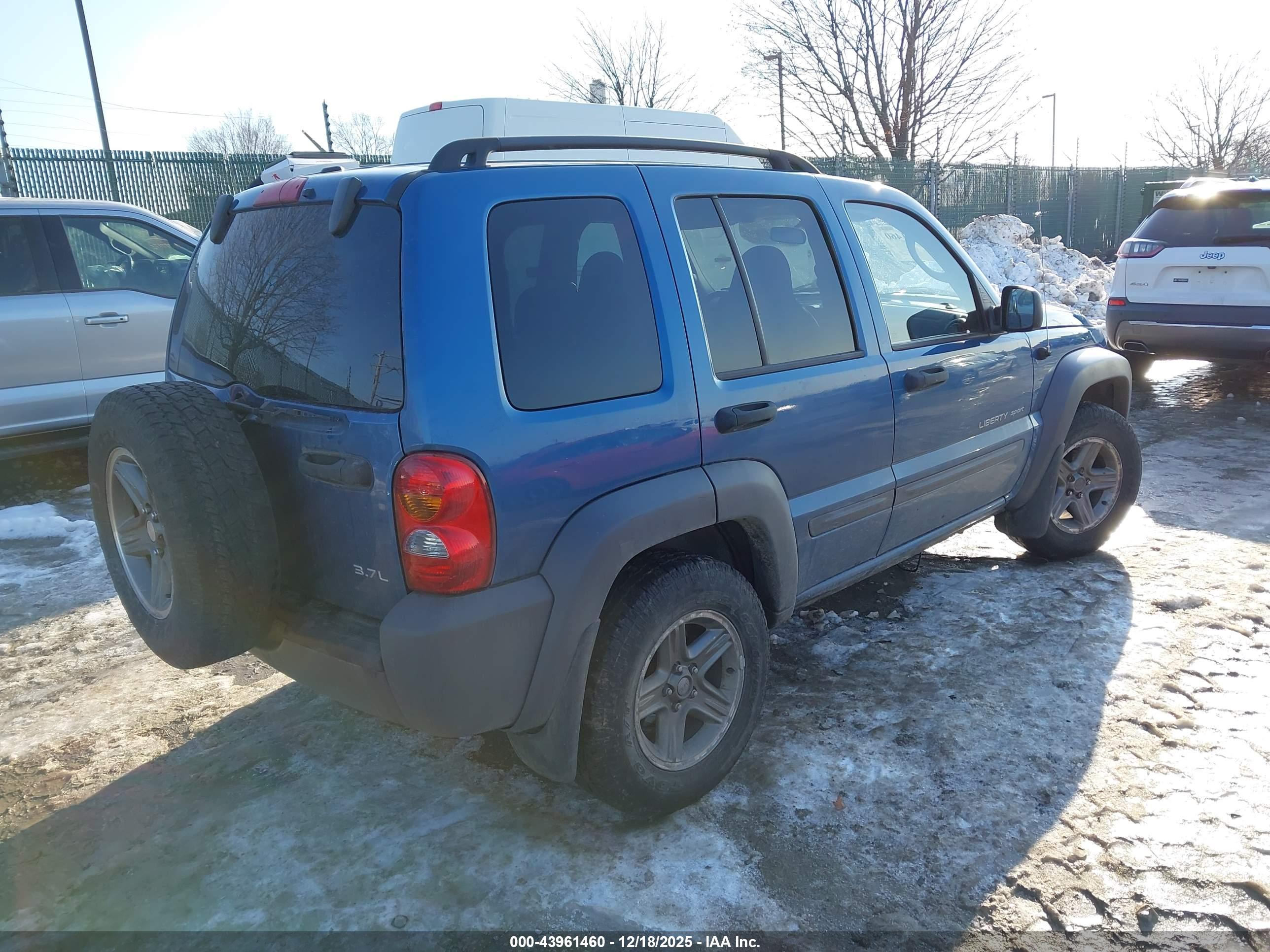 JEEP LIBERTY image 4