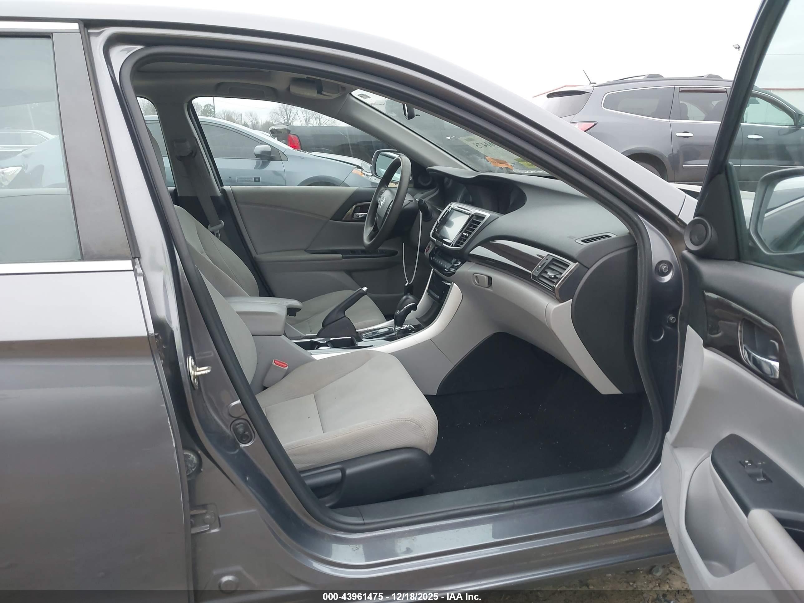 HONDA ACCORD image 5