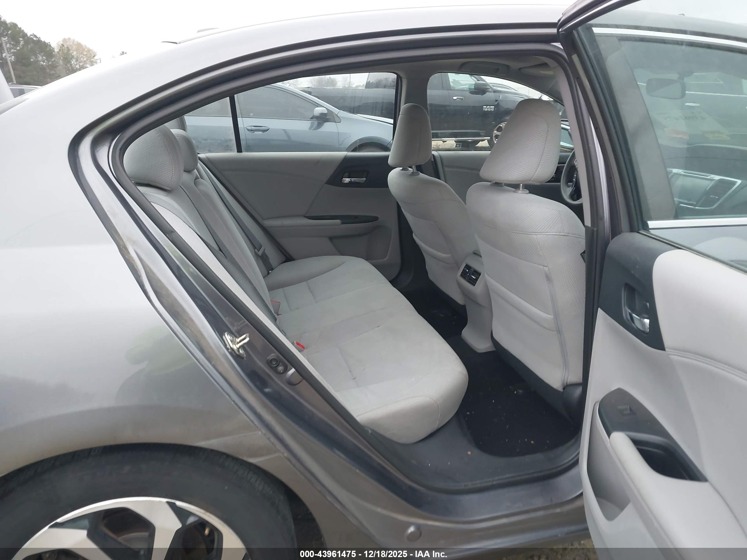 HONDA ACCORD image 8