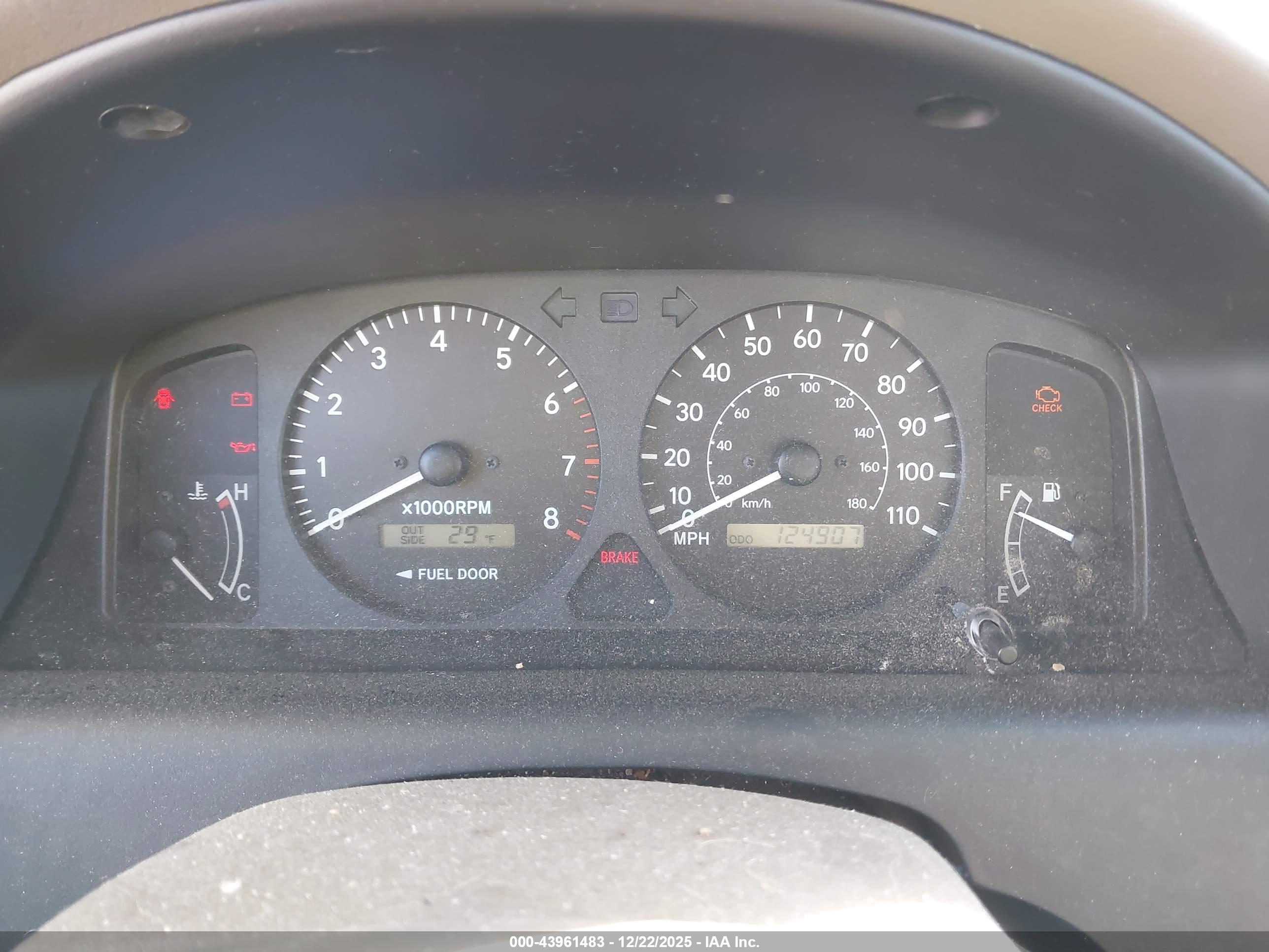 CHEVROLET PRIZM image 7