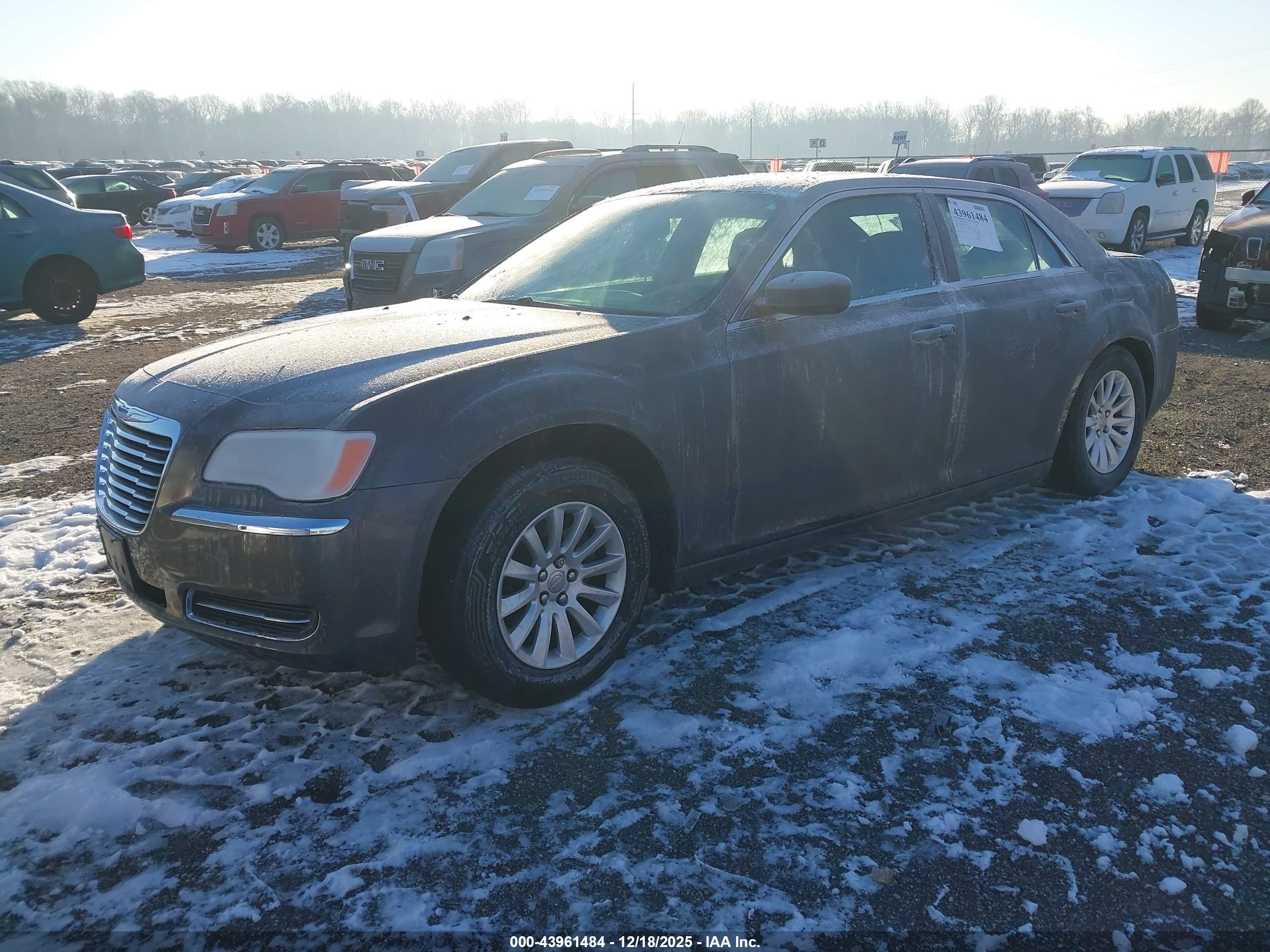CHRYSLER 300 image 2