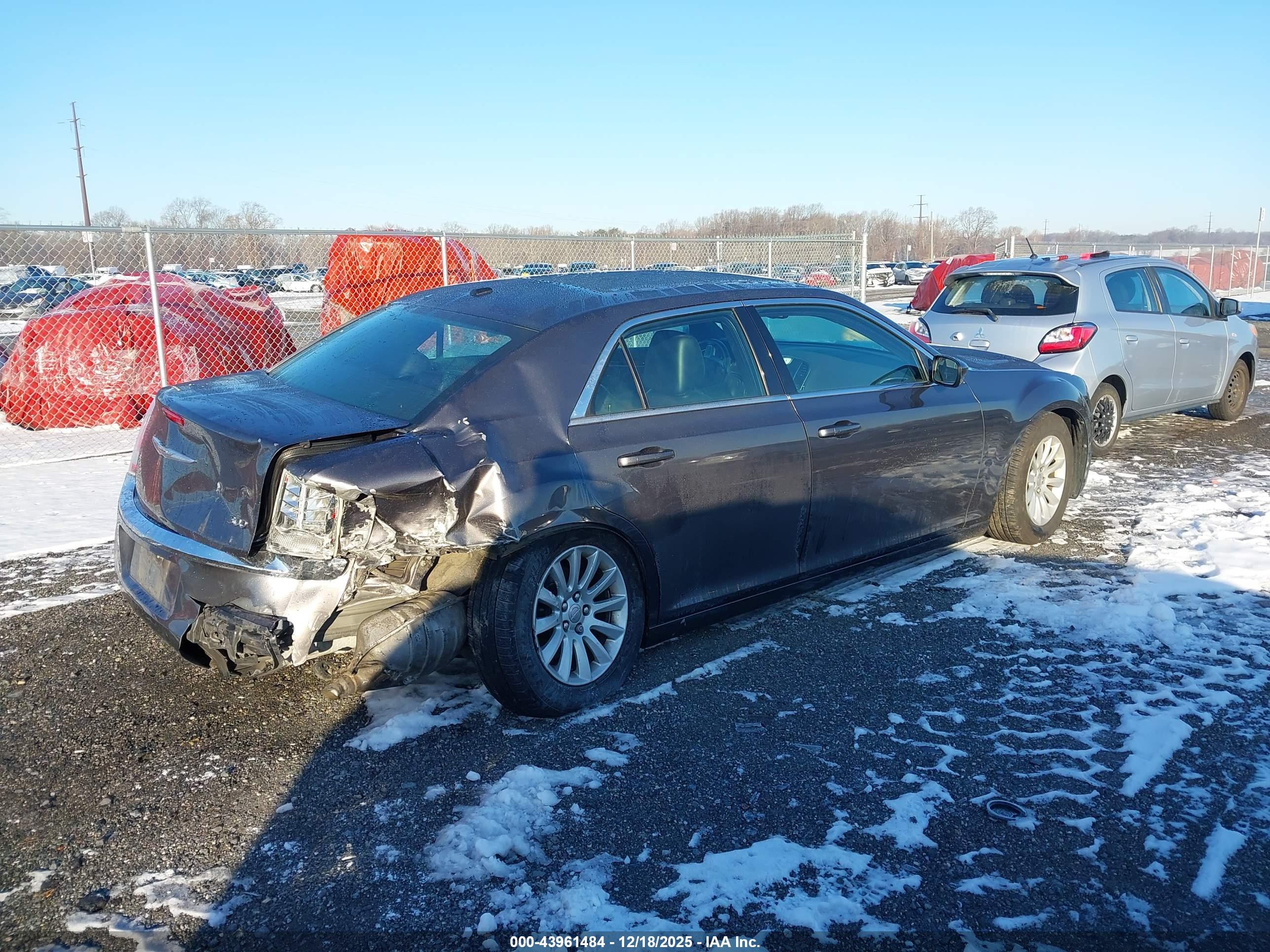 CHRYSLER 300 image 4