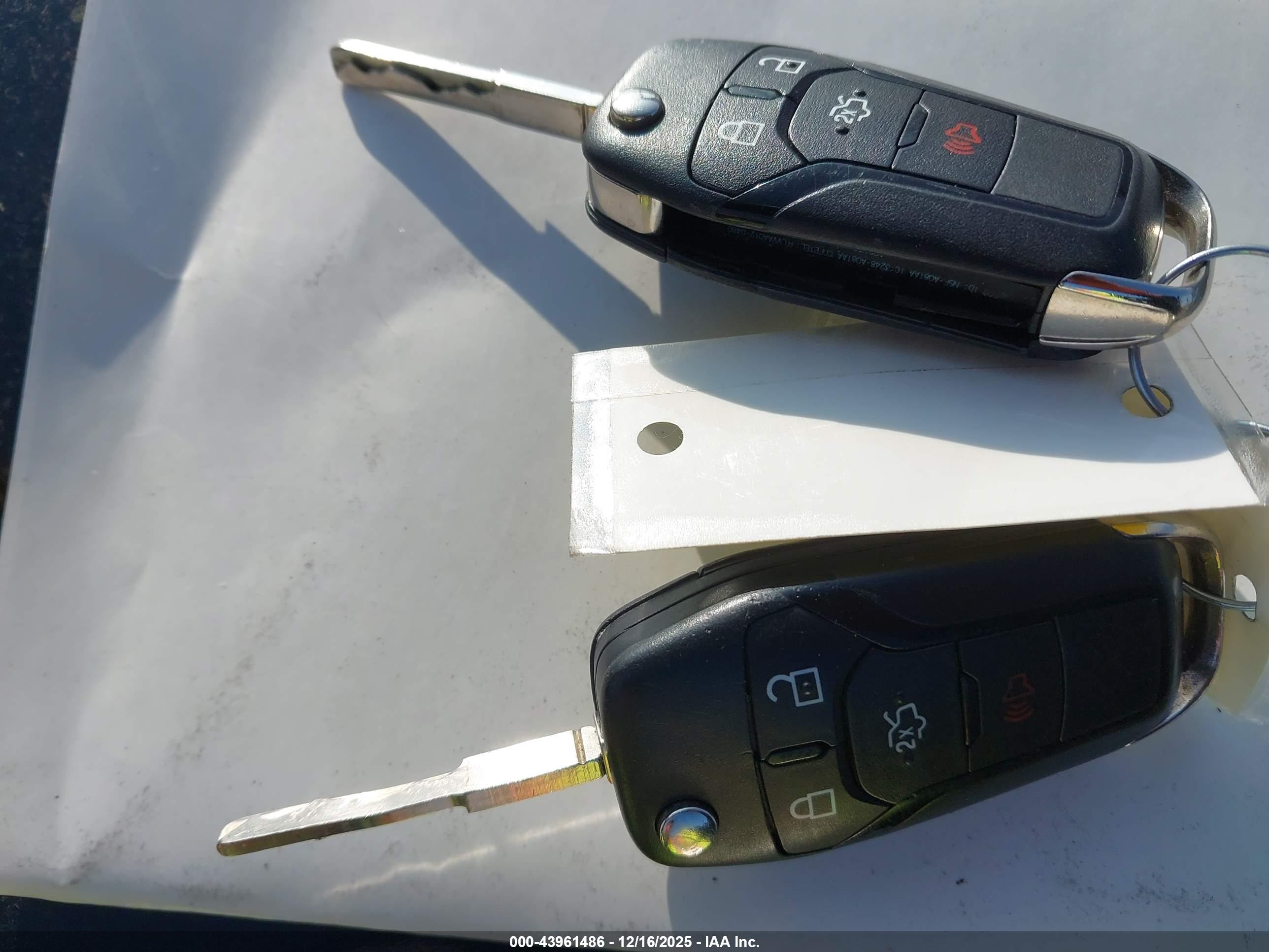FORD FUSION image 11