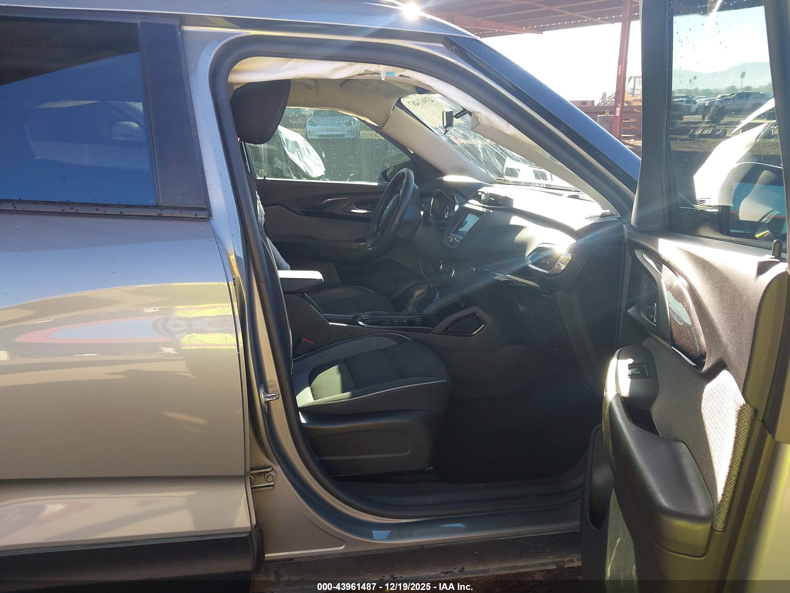 CHEVROLET TRAILBLAZER image 5