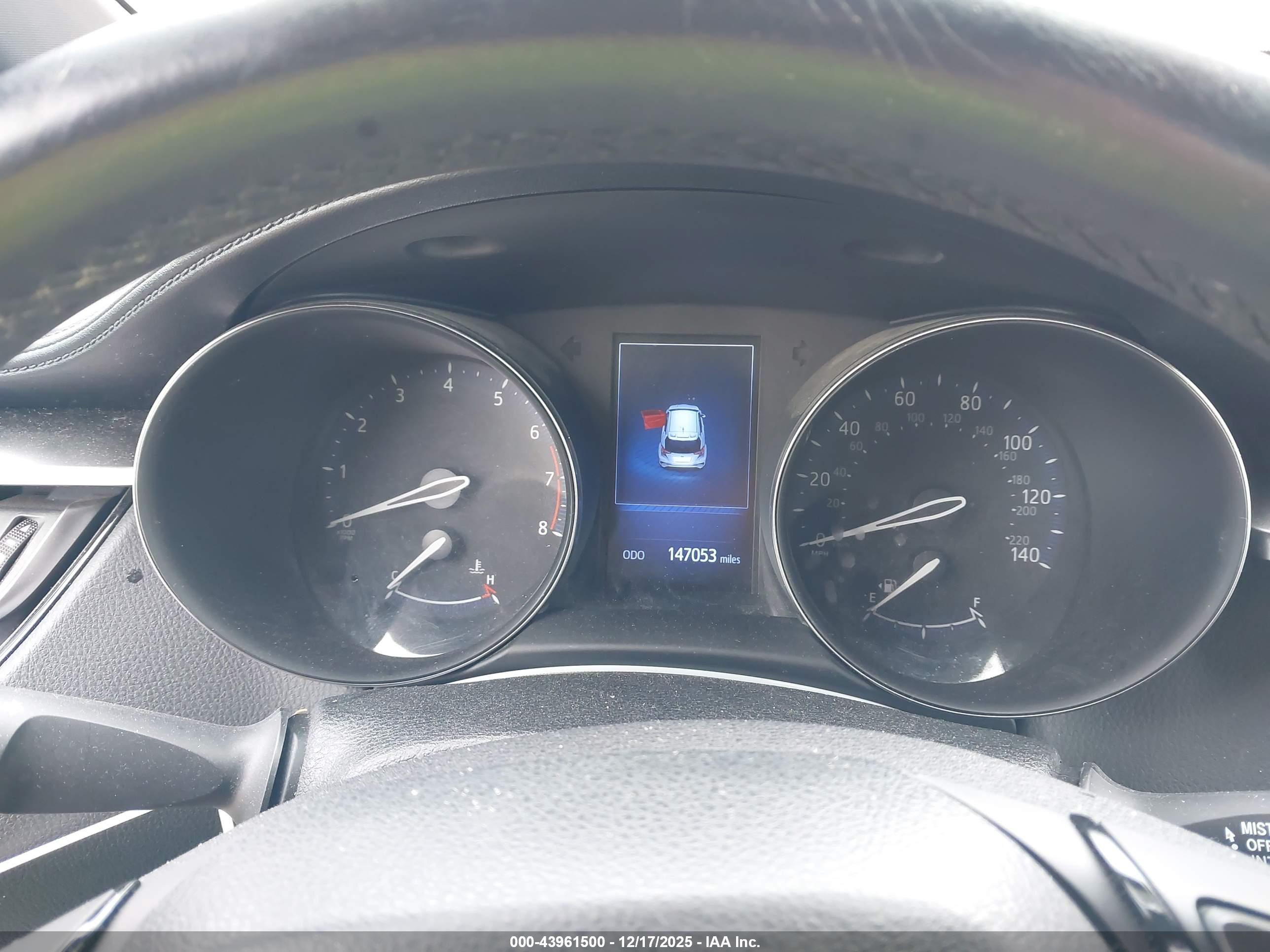 TOYOTA C-HR image 7