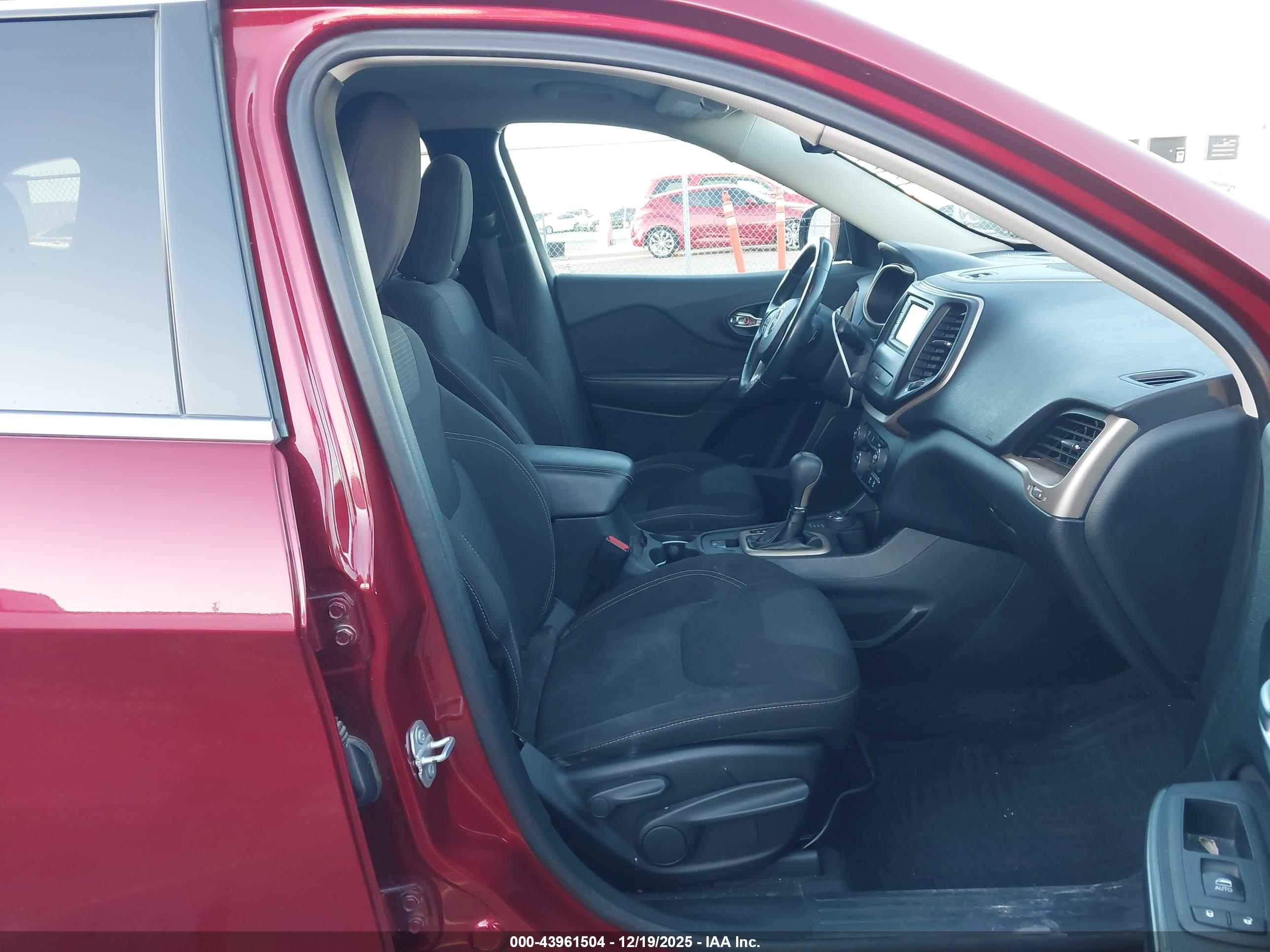 JEEP CHEROKEE image 5
