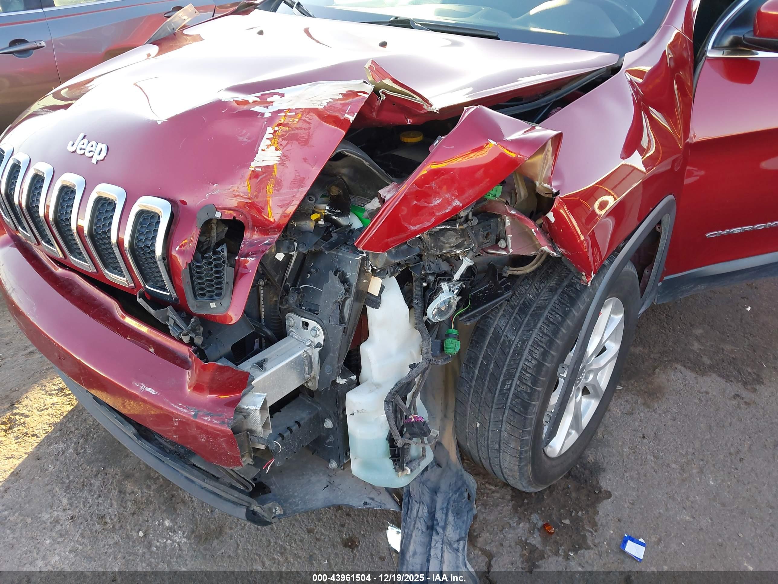 JEEP CHEROKEE image 6