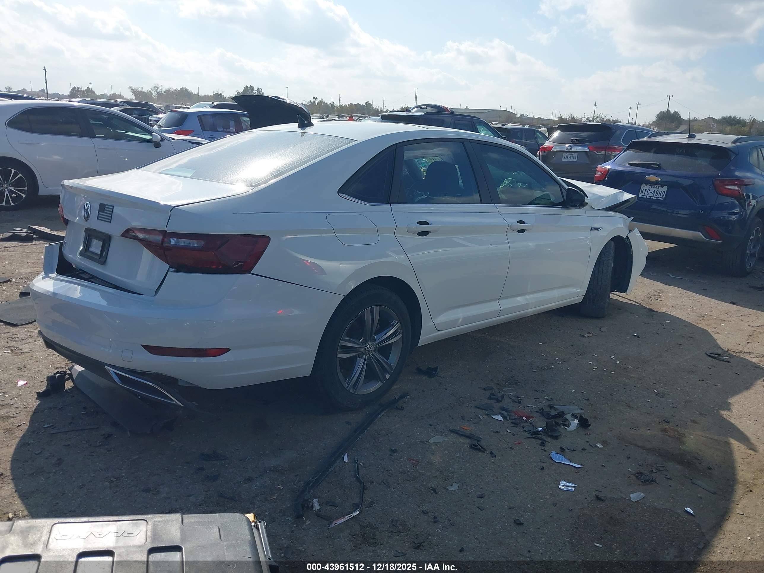 VOLKSWAGEN JETTA image 4