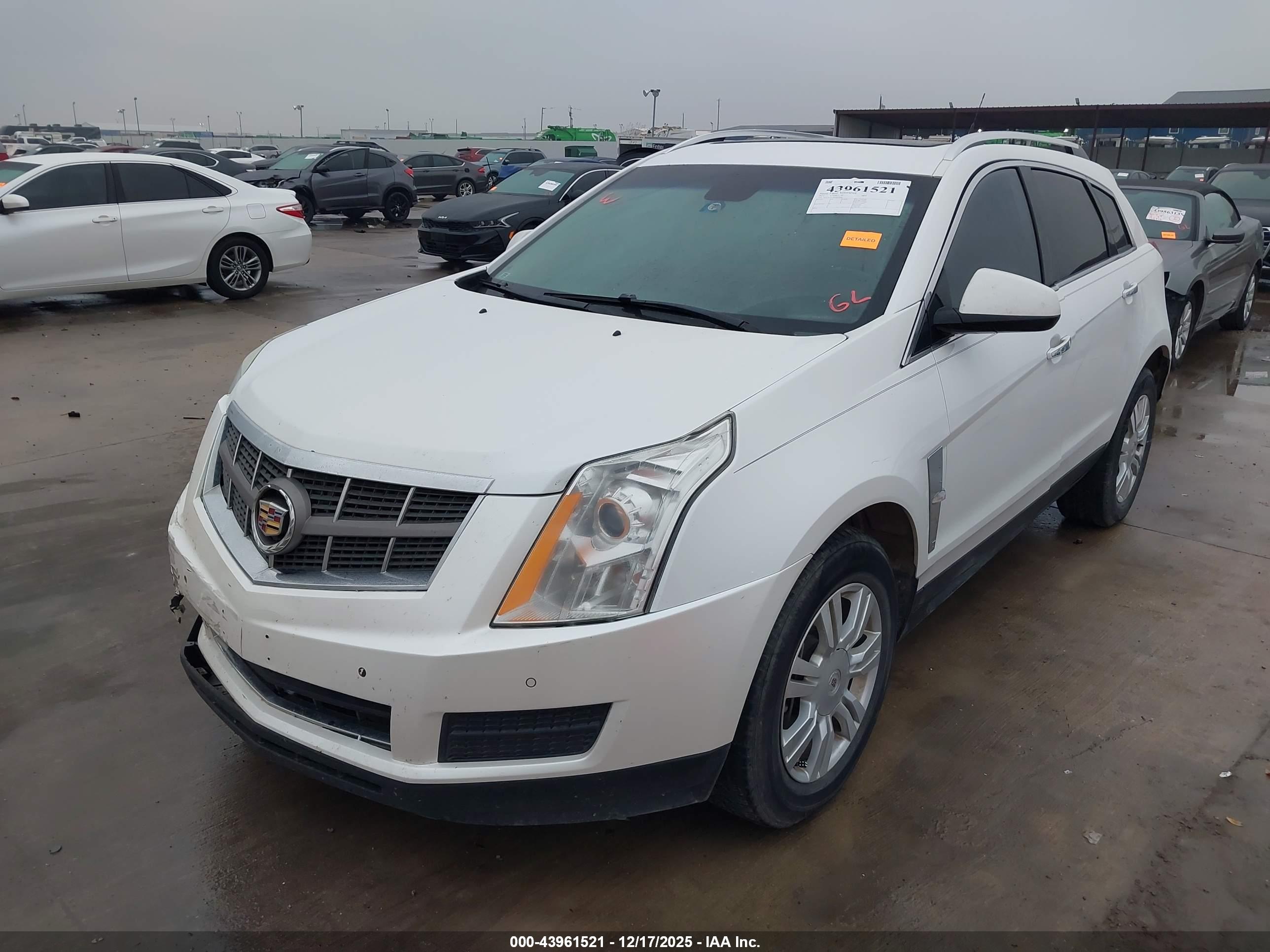 CADILLAC SRX image 2