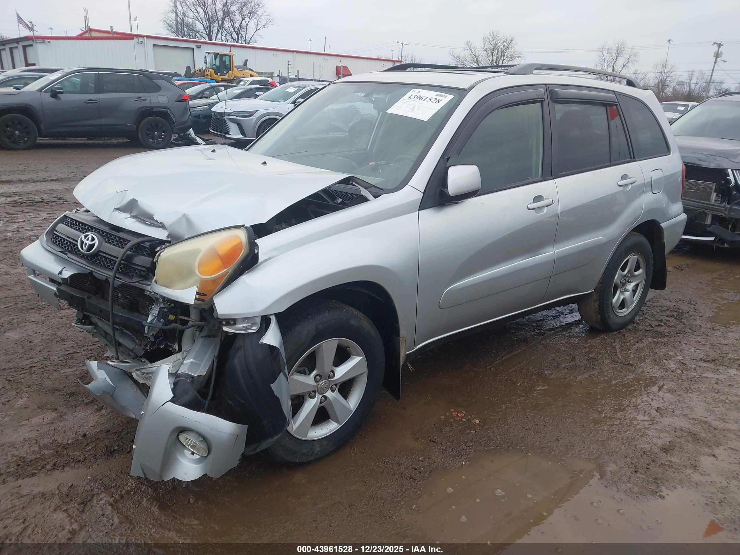 TOYOTA RAV4 image 2