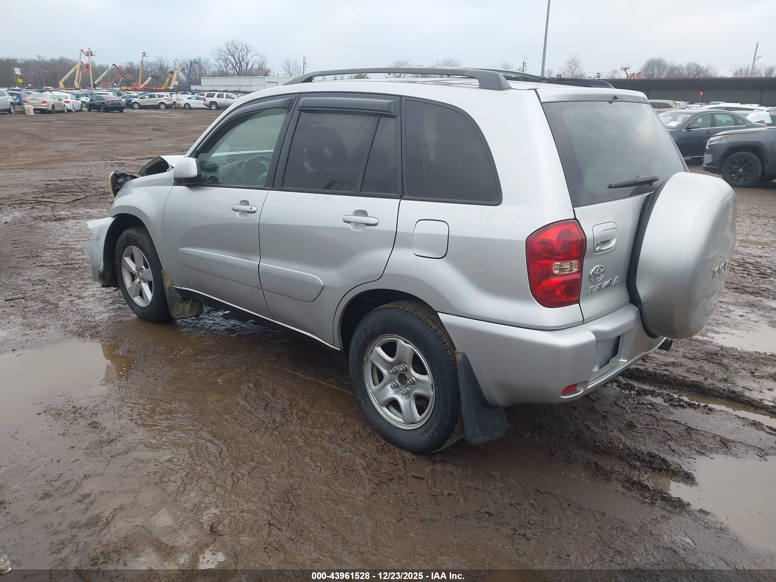 TOYOTA RAV4 image 3