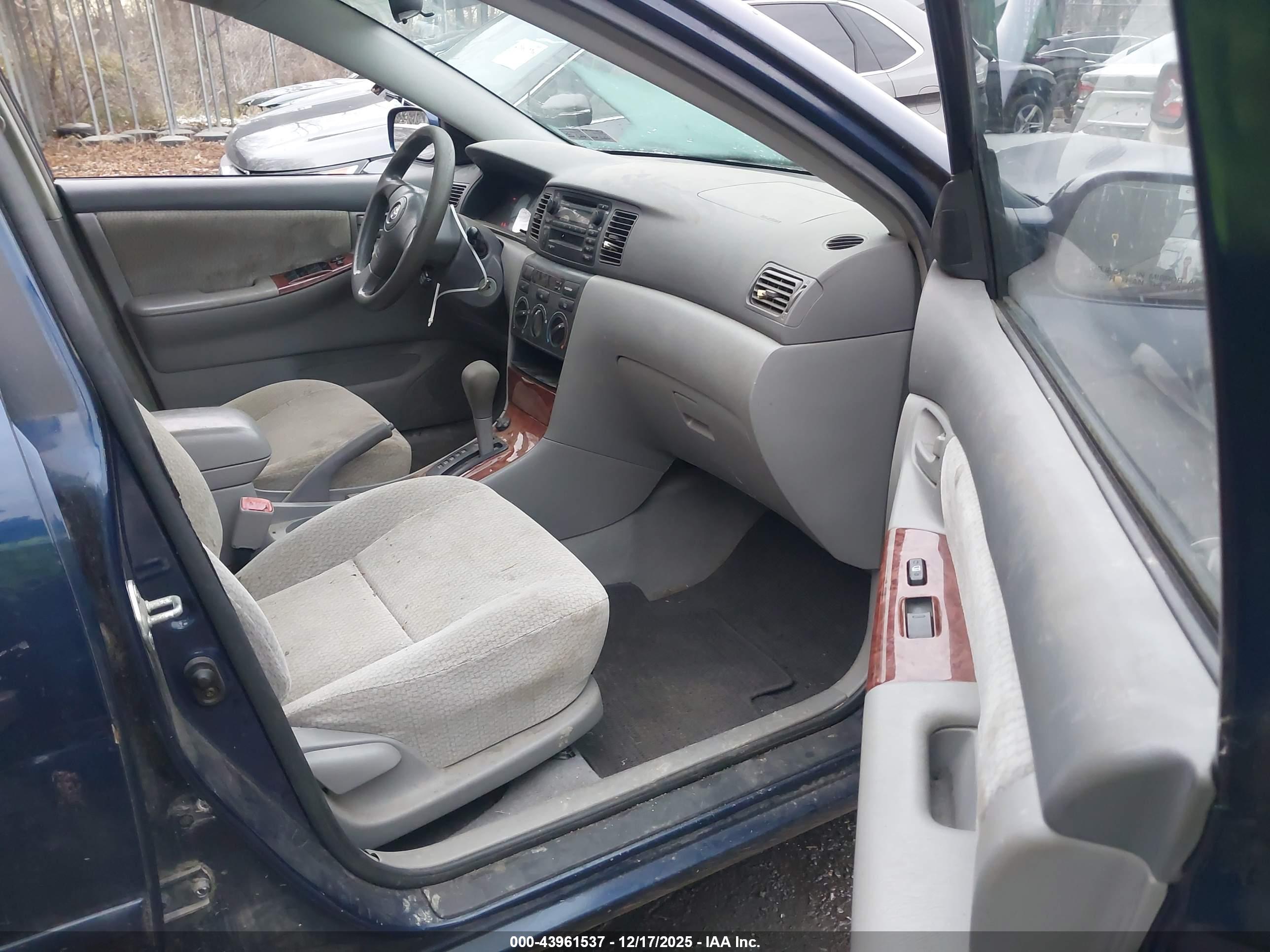 TOYOTA COROLLA image 5