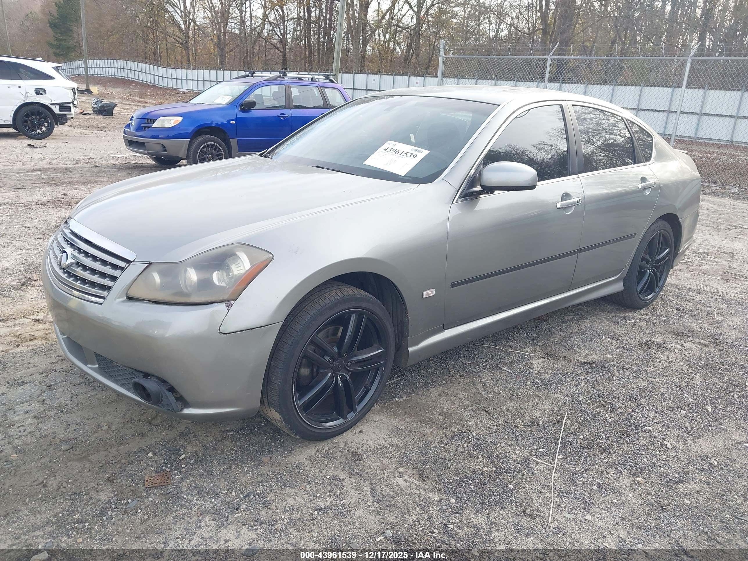 INFINITI M35X image 2